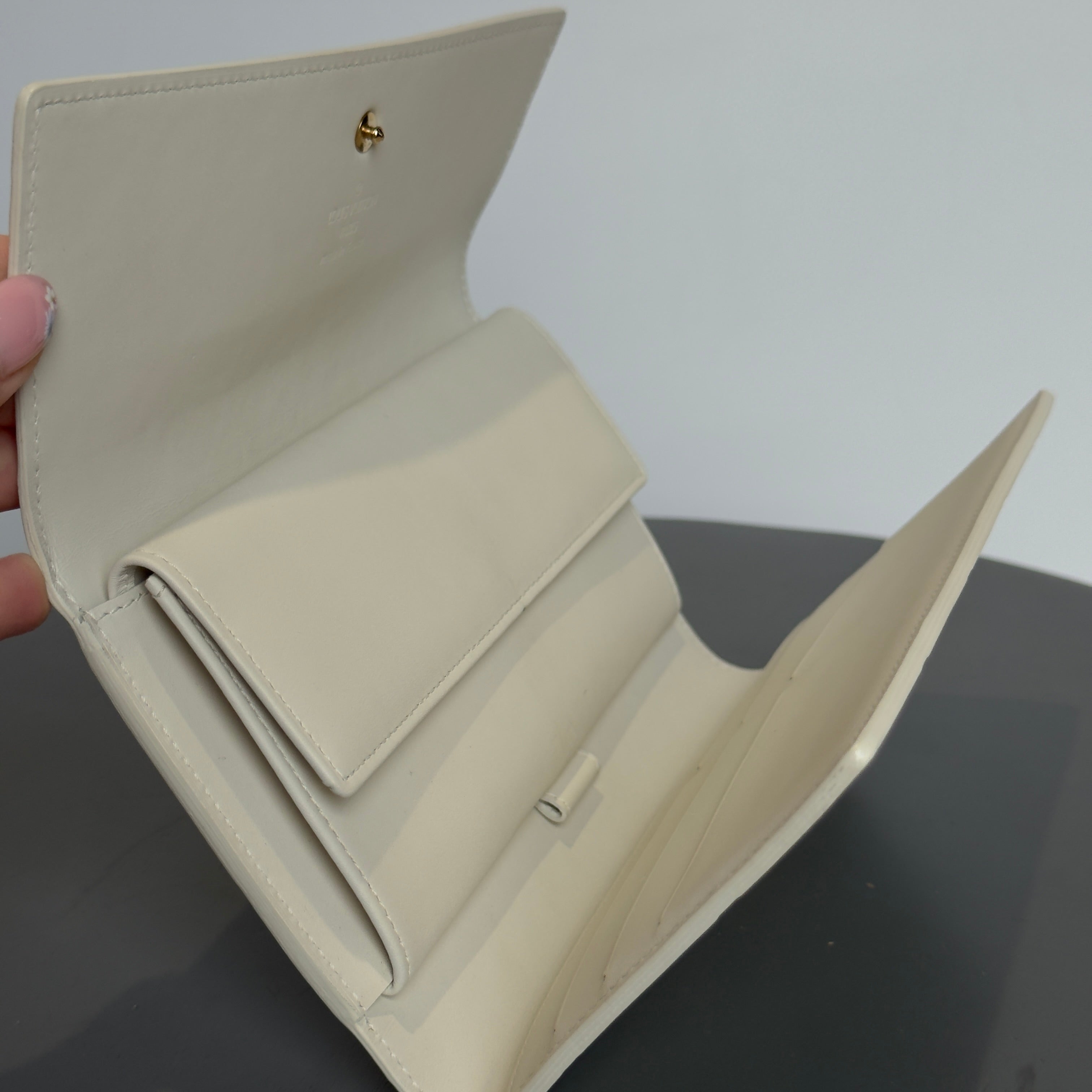 Louis Vuitton Vernis Sarah Wallet