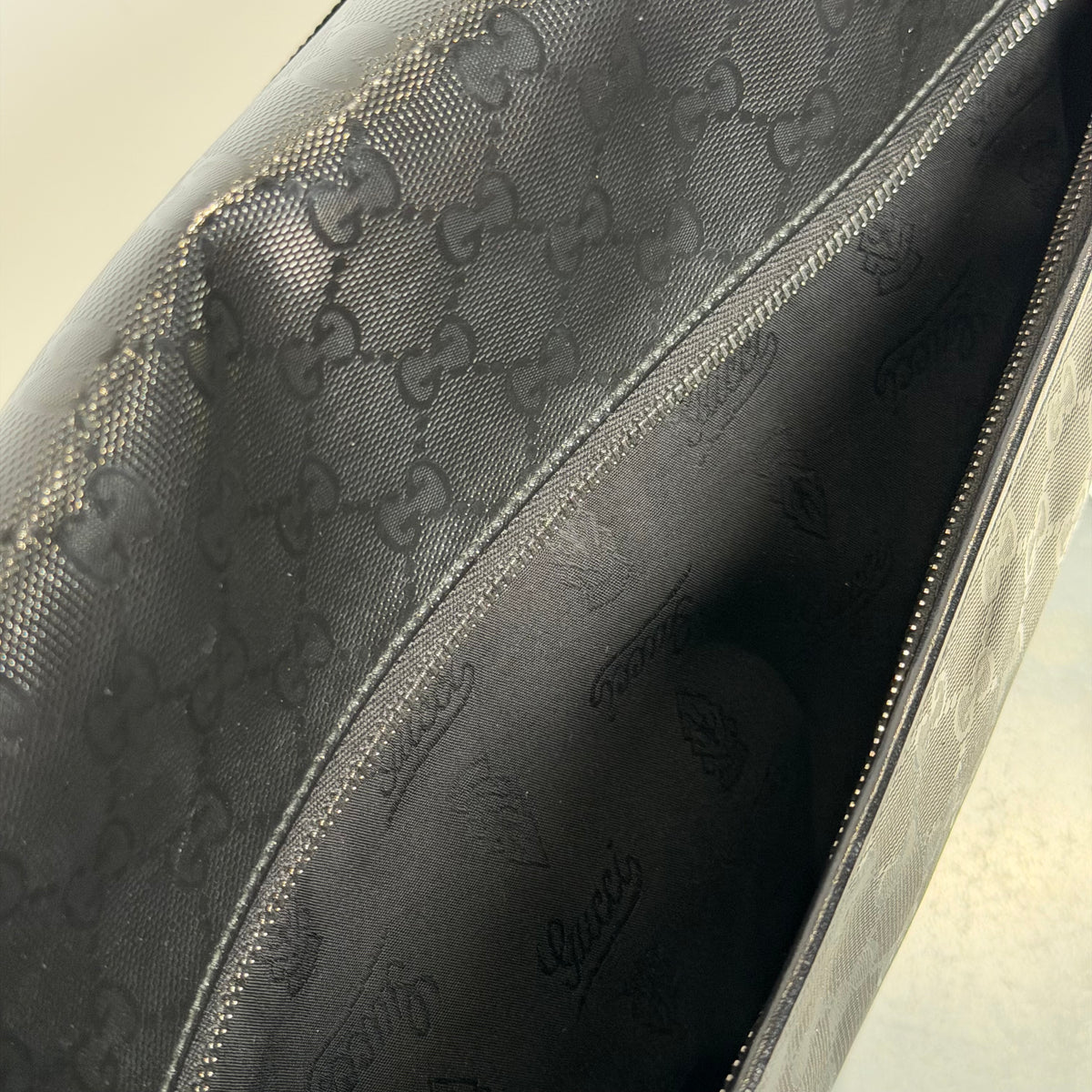 Gucci Black Imprime Messenger Bag - Queen May