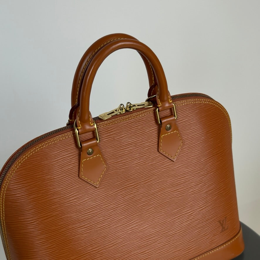 Louis Vuitton Epi Alma PM - Queen May
