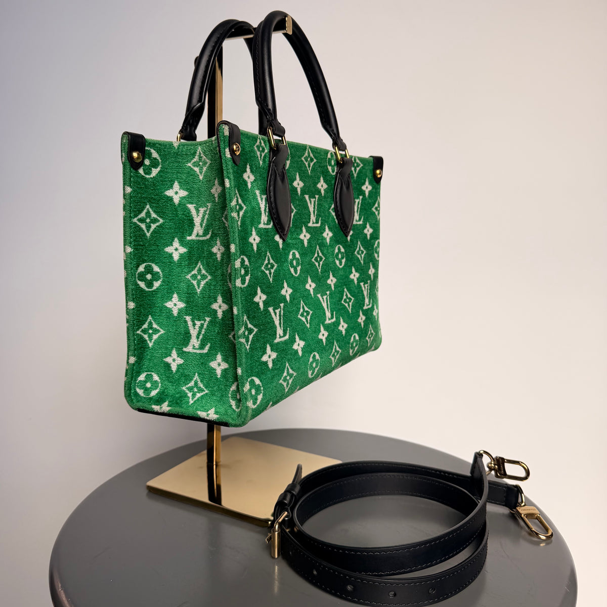 Louis Vuitton On The Go PM LV Match