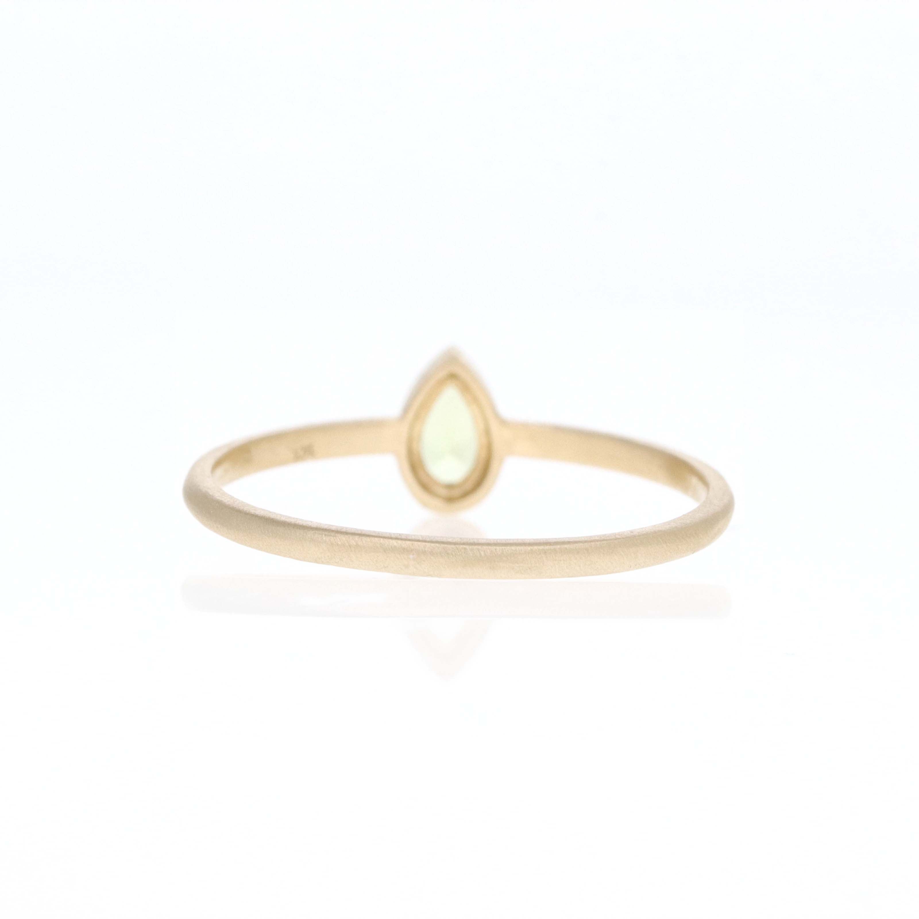 14K Yellow Gold 0.21 Carat Peridot Bezel Brushed Ring - Queen May