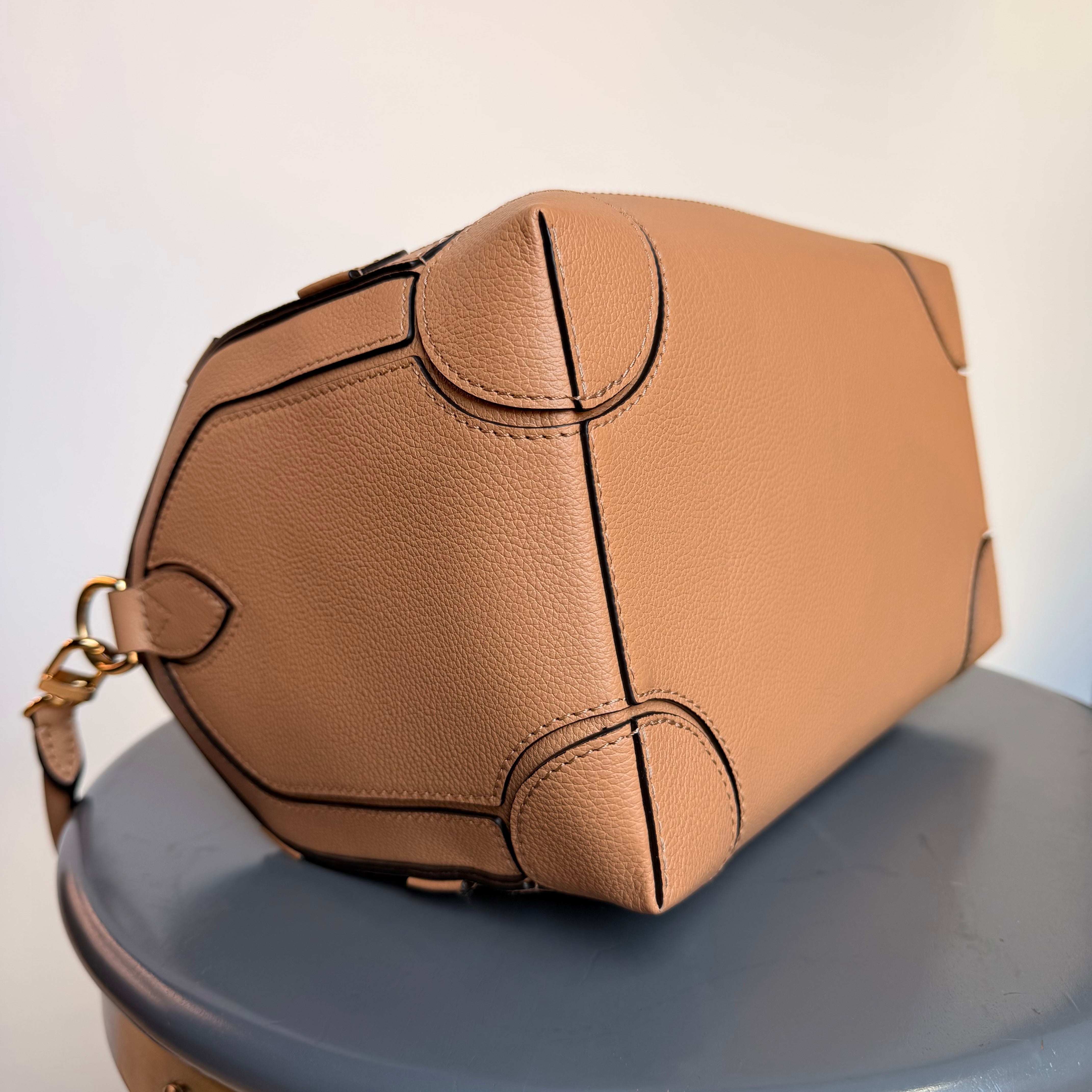 Louis Vuitton Speedy 25 Silhouette