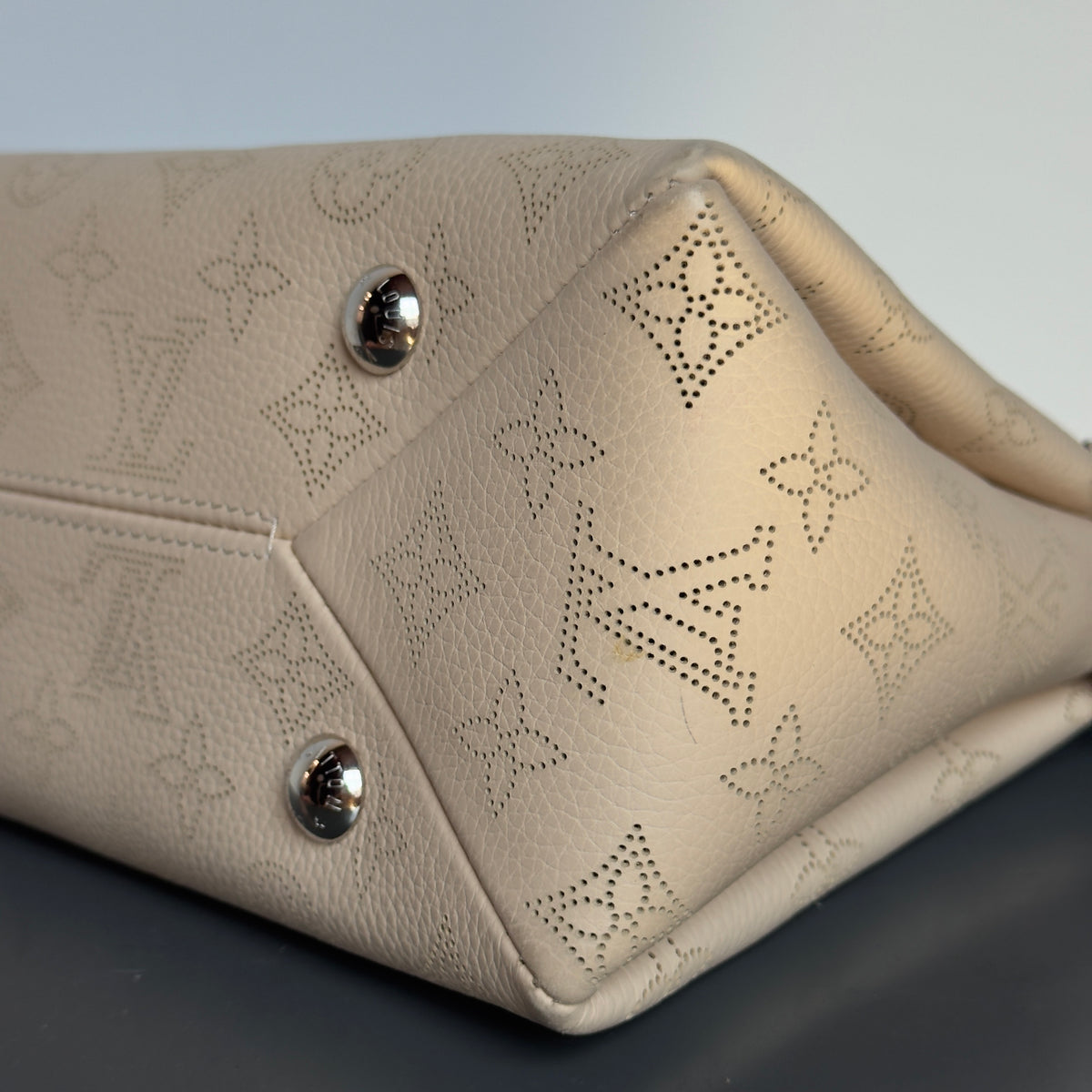 Louis Vuitton Hand It All Mahina PM - Queen May
