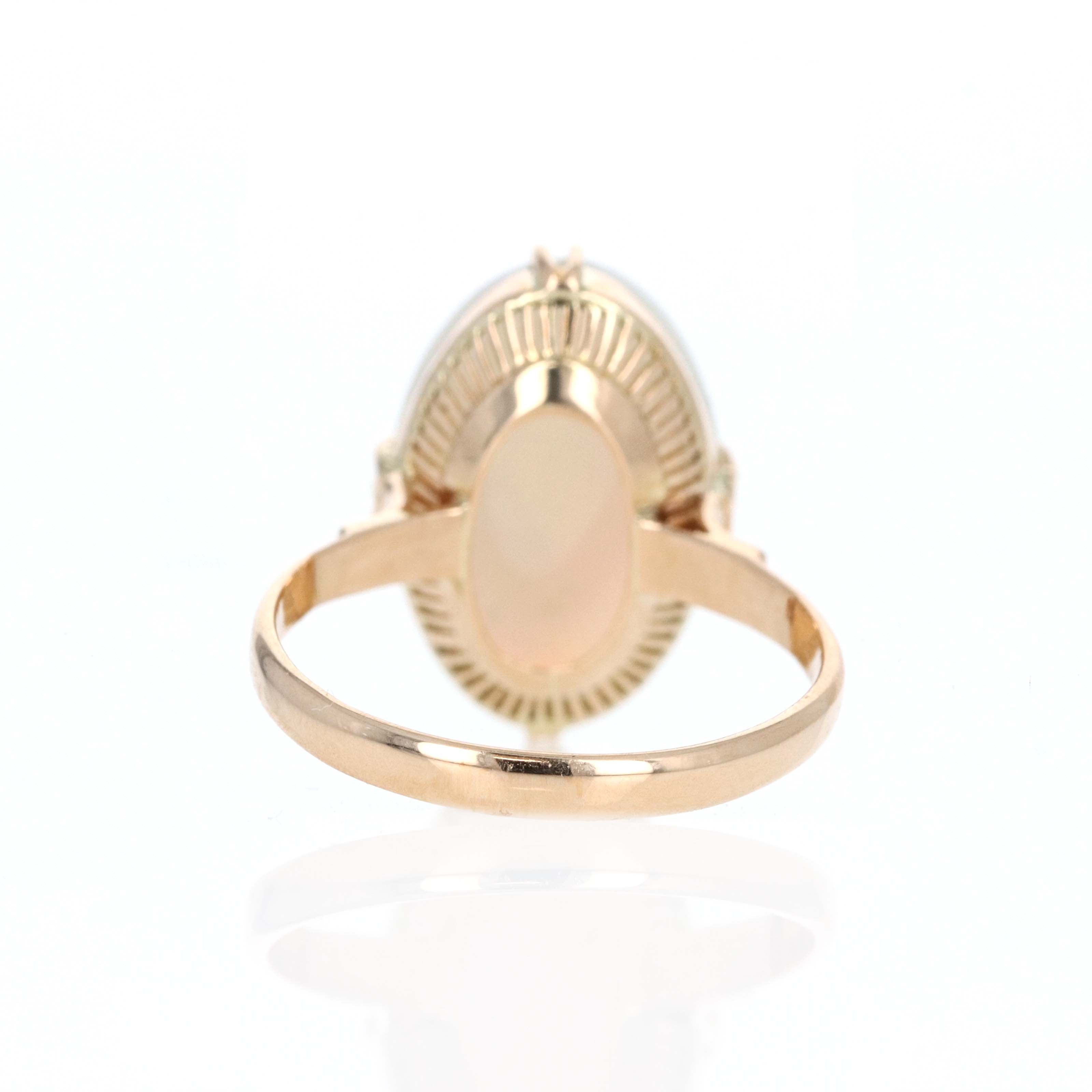 Vintage 18K Yellow Gold 3.2 Carat Opal Ring