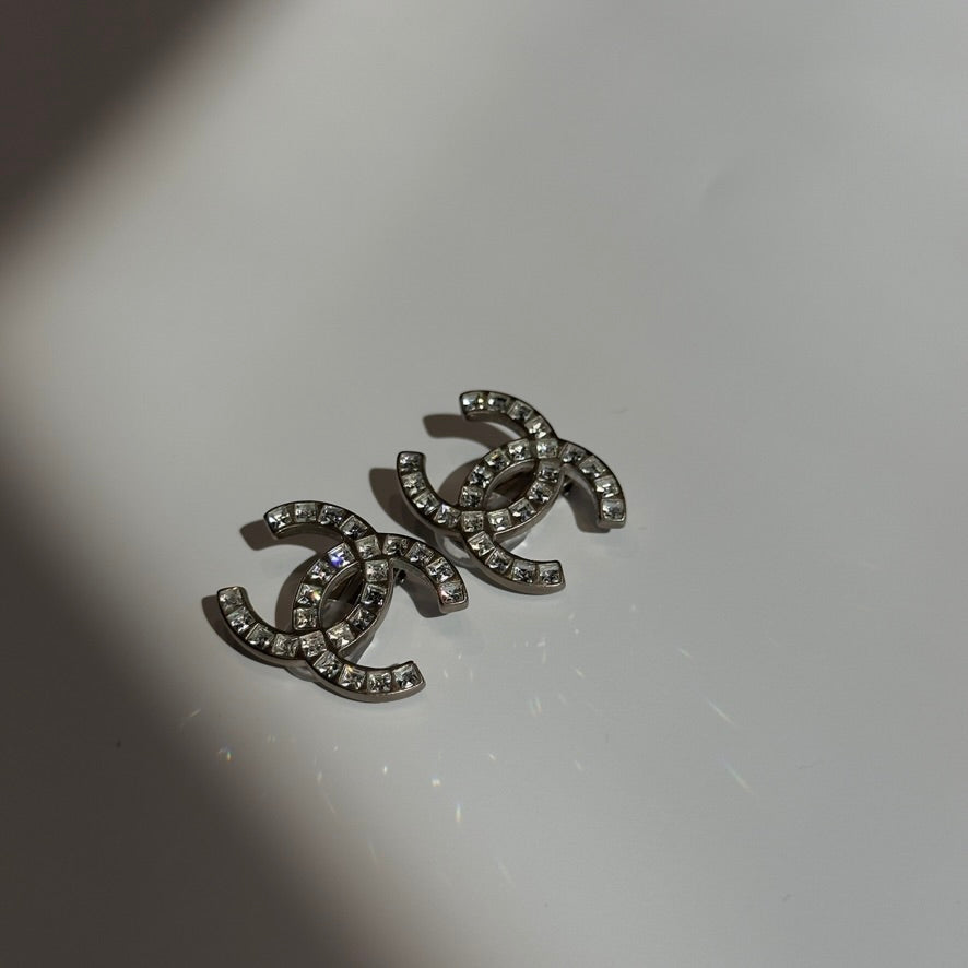 2009 Chanel Silver Tone Baguette Crystal CC Clip On Earrings - Queen May
