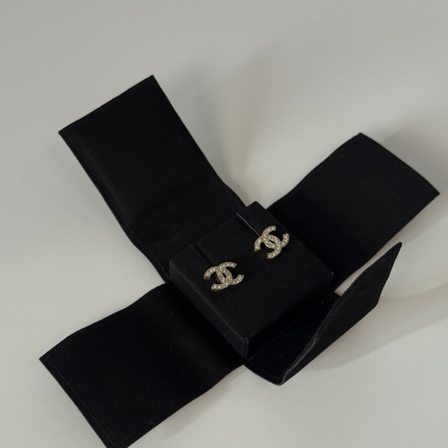 Chanel CC Crystal and Pearl Logo Stud Earrings - Queen May