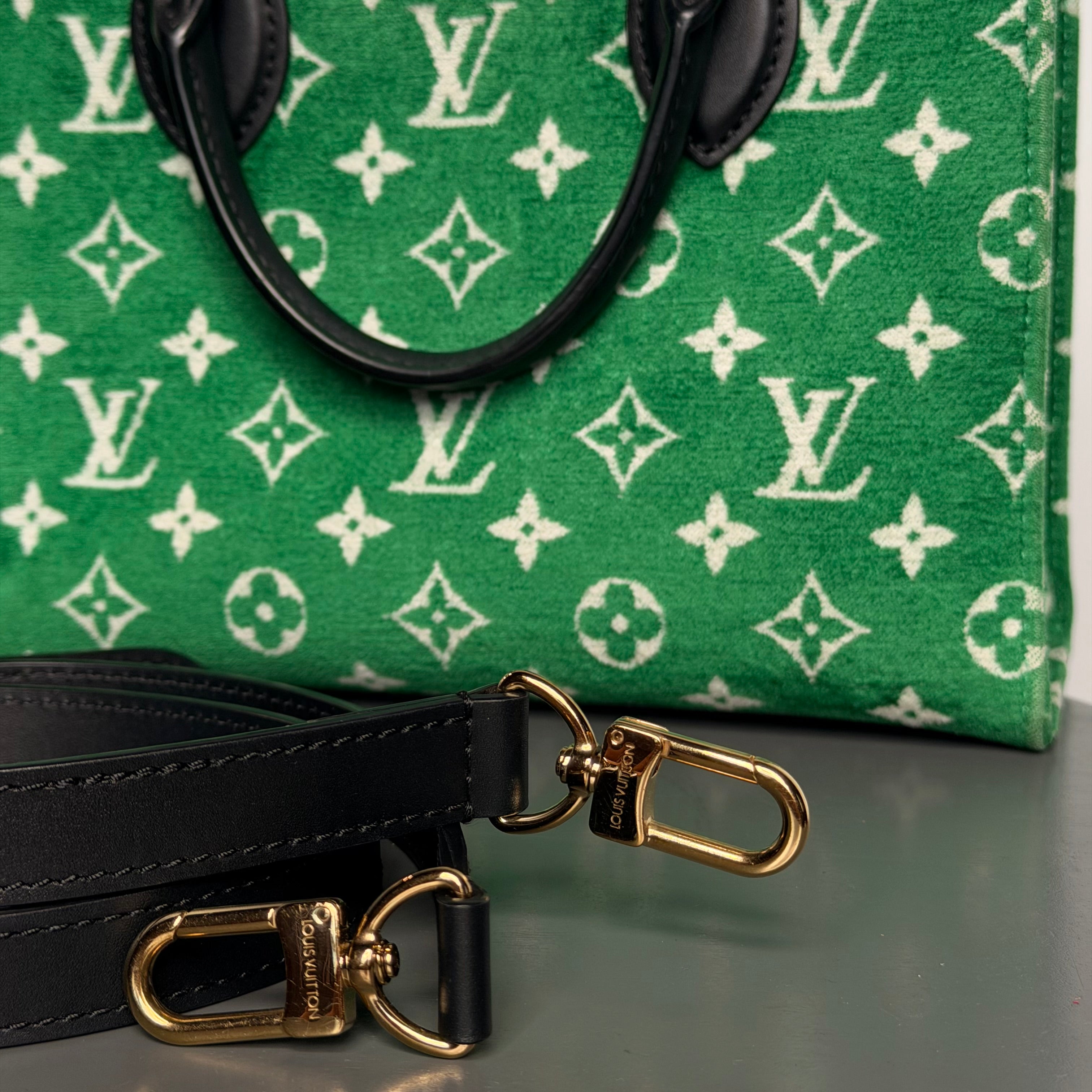 Louis Vuitton On The Go PM LV Match