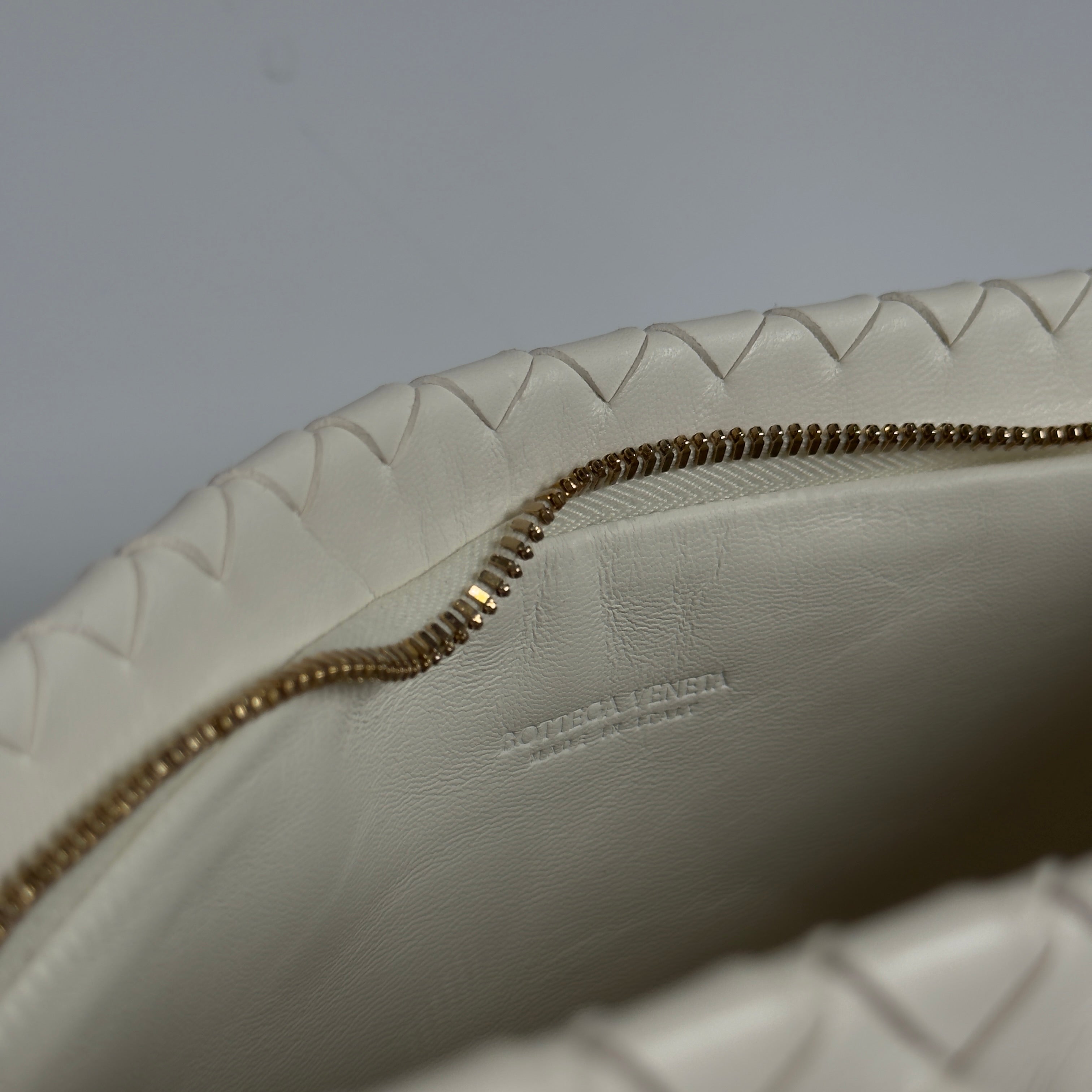 Bottega Veneta Intrecciato Fringe Leather Giornale Pouch In Alabaster