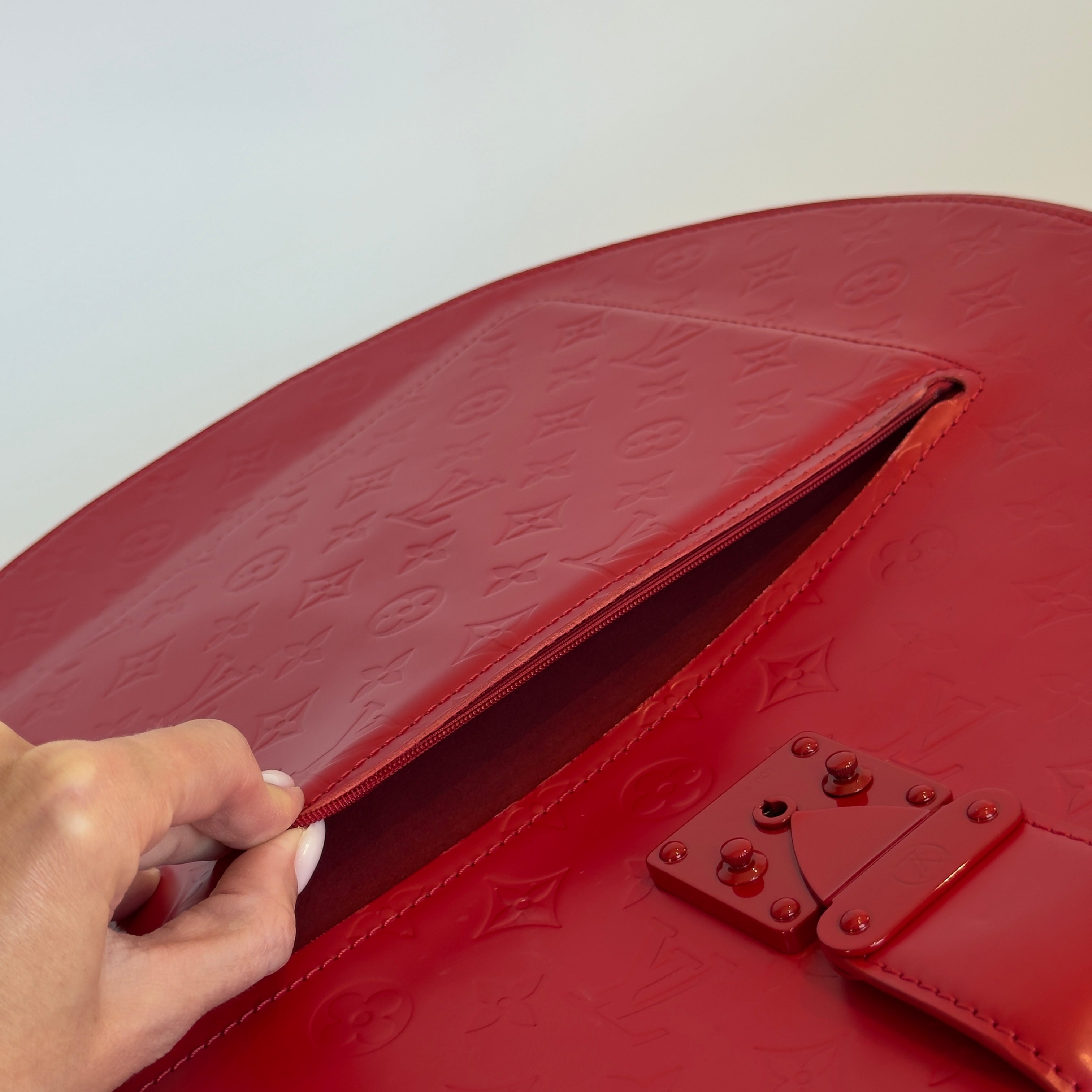 Louis Vuitton Red Monogram Matte Leather Op Art Round Bag x Marc Jacobs - Queen May