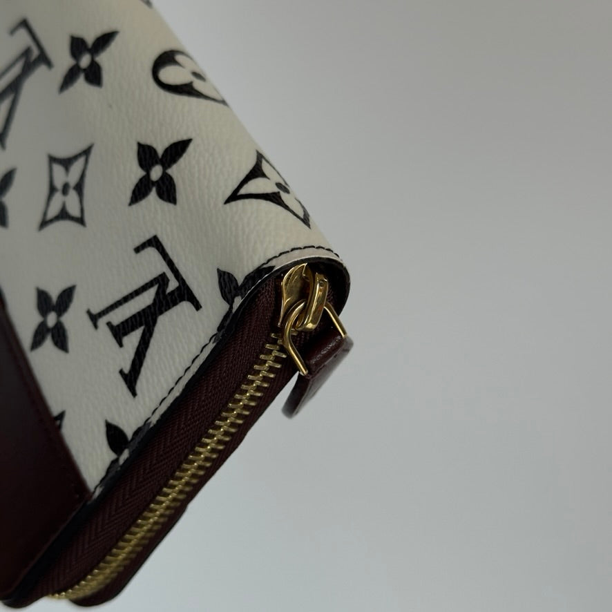 Louis Vuitton Black and White Monogram Gamma Zippy Wallet - Queen May