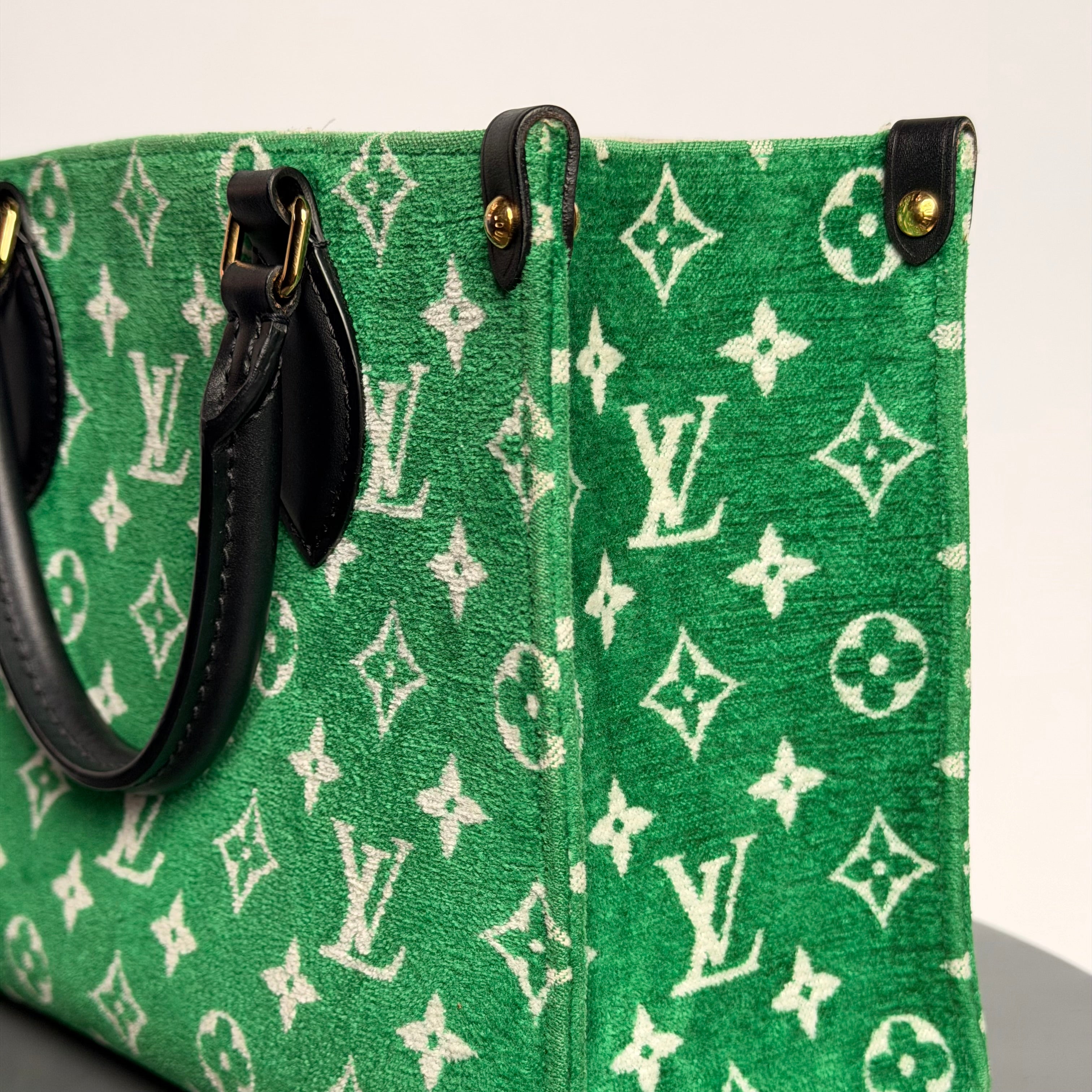 Louis Vuitton On The Go PM LV Match