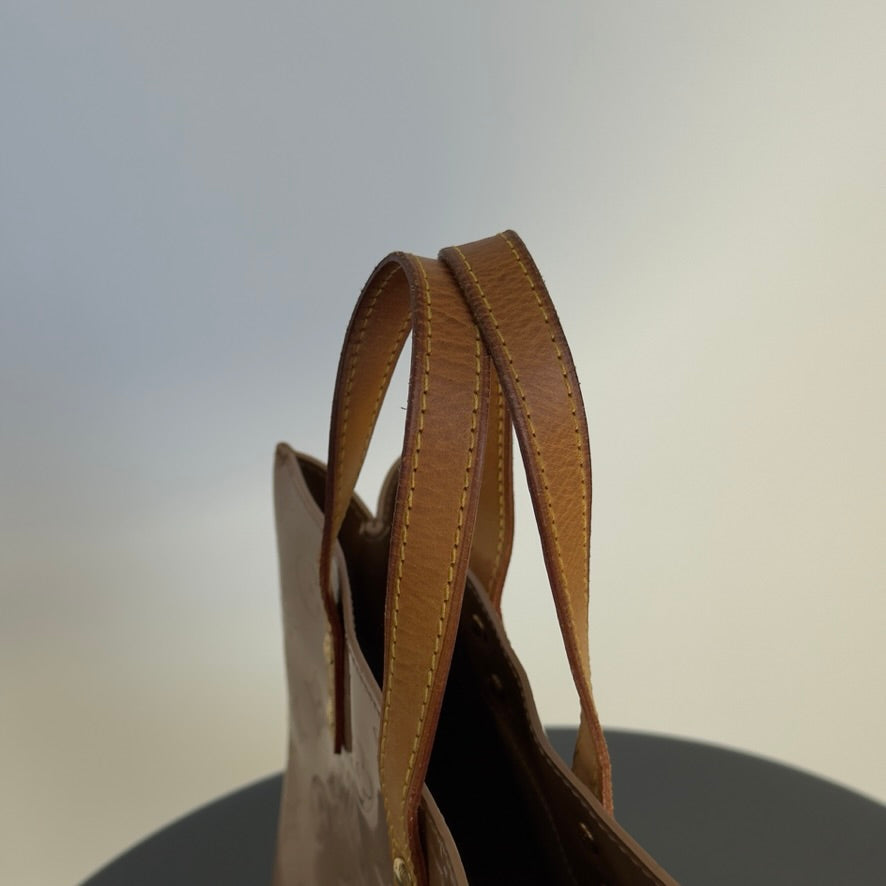 Louis Vuitton Monogram Vernis Reade - Queen May