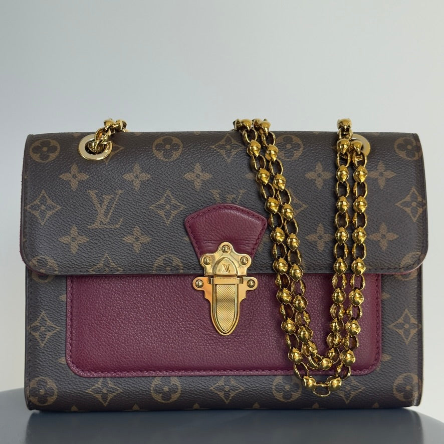 Louis Vuitton Victoire In Raisin - Queen May