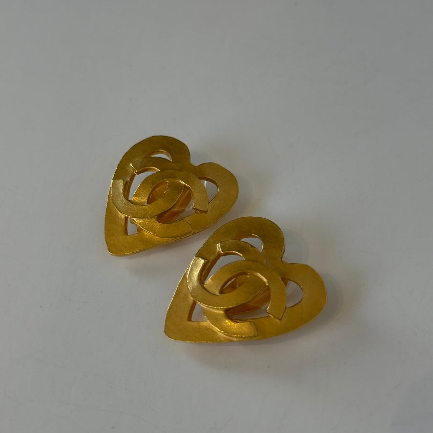 Chanel 1996 Matte Heart Earrings - Queen May