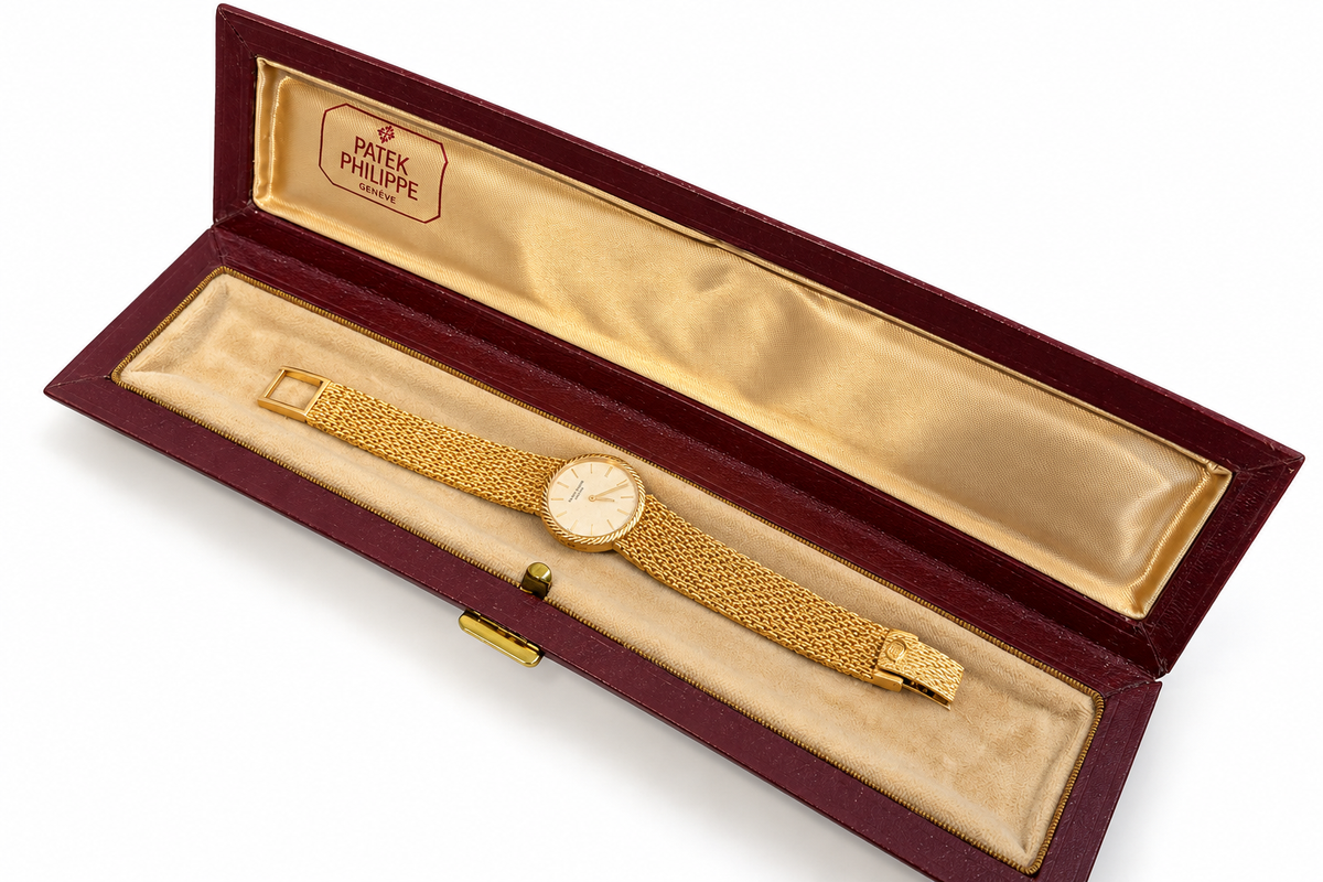 Patek Philippe Calatrava Ref 4512/1 18K Yellow Gold 21mm Cream Dial Ladies Watch With Box - Queen May