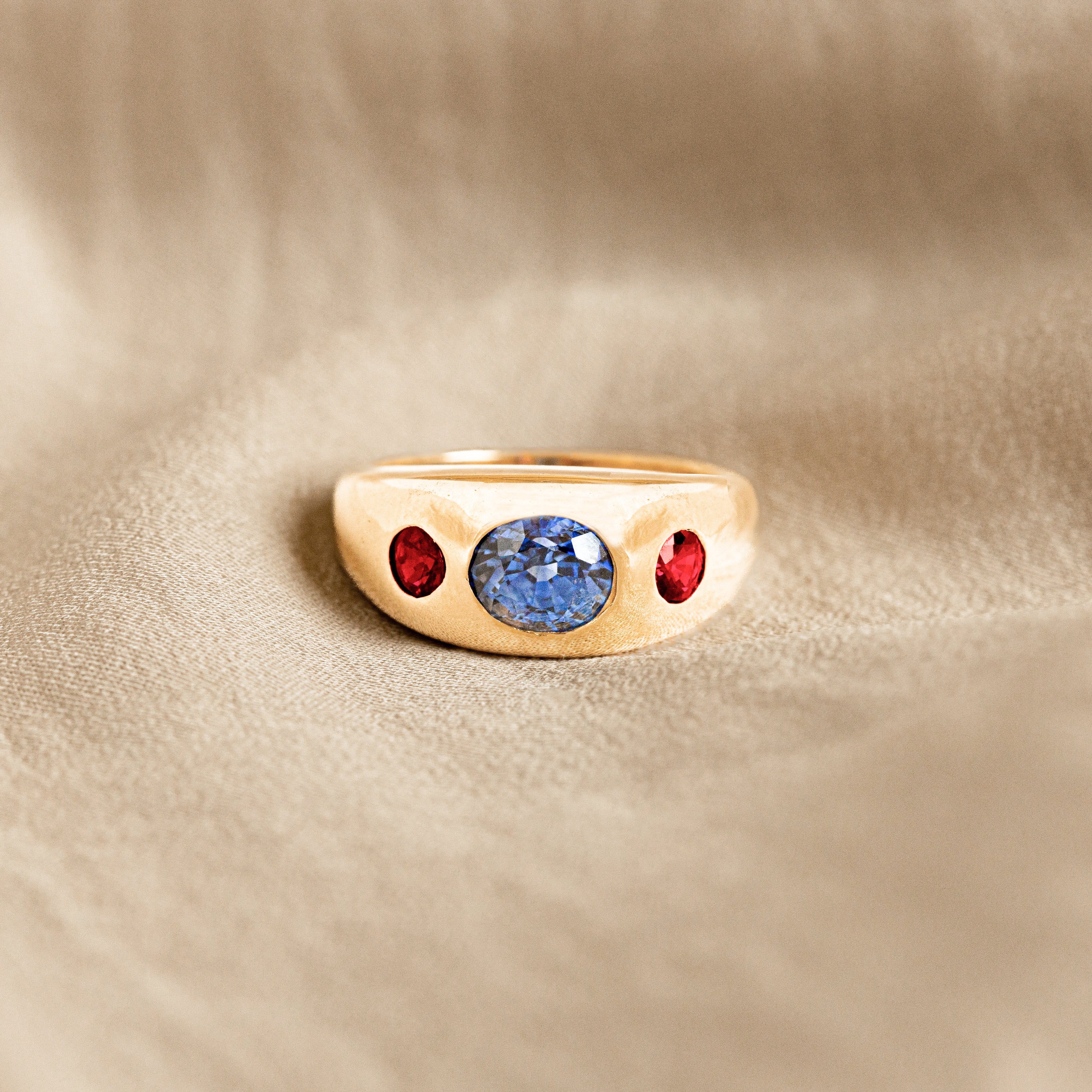 Vintage 14K Yellow Gold Oval Natural Sapphire Ruby Three Stone Gypsy Ring - Queen May