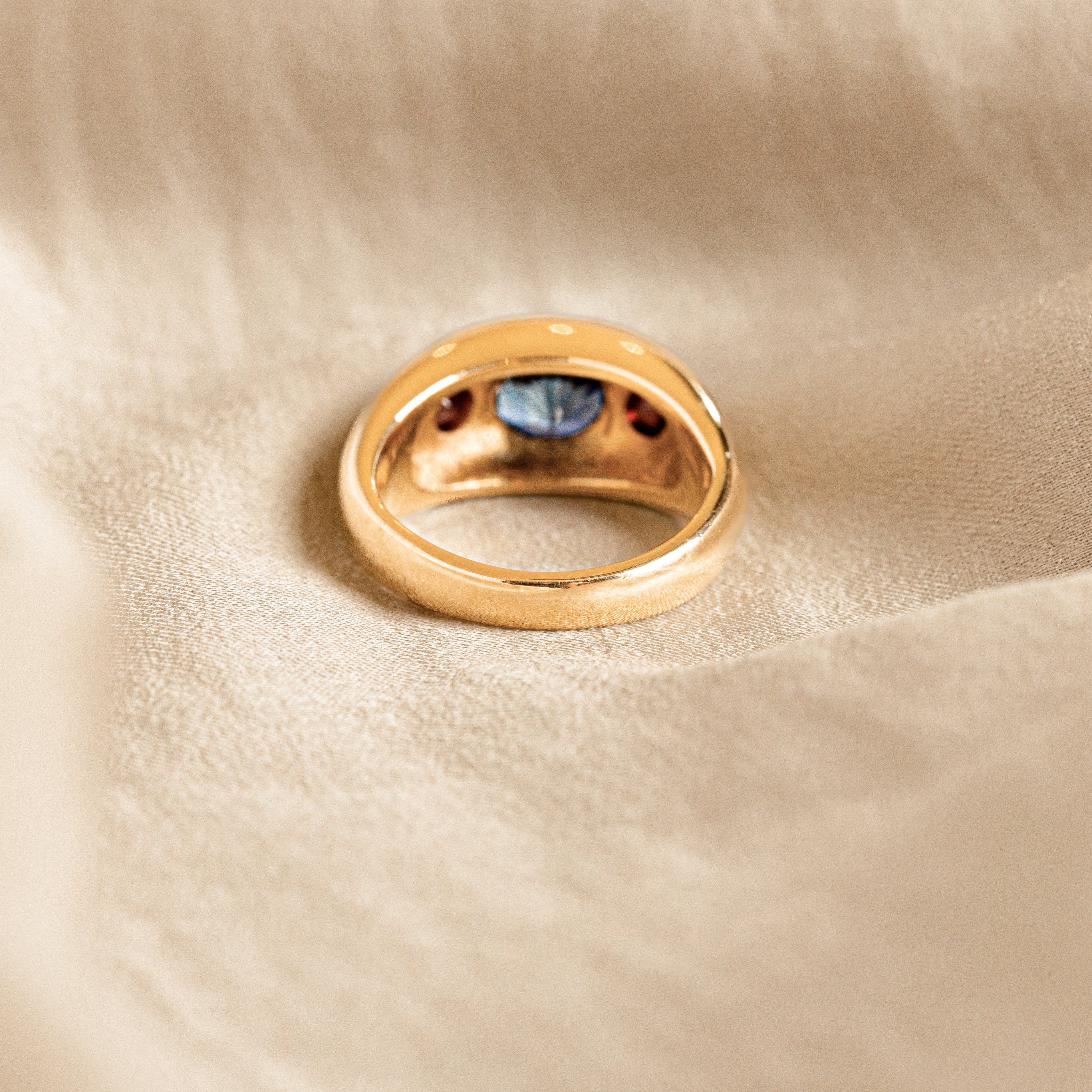 Vintage 14K Yellow Gold Oval Natural Sapphire Ruby Three Stone Gypsy Ring - Queen May