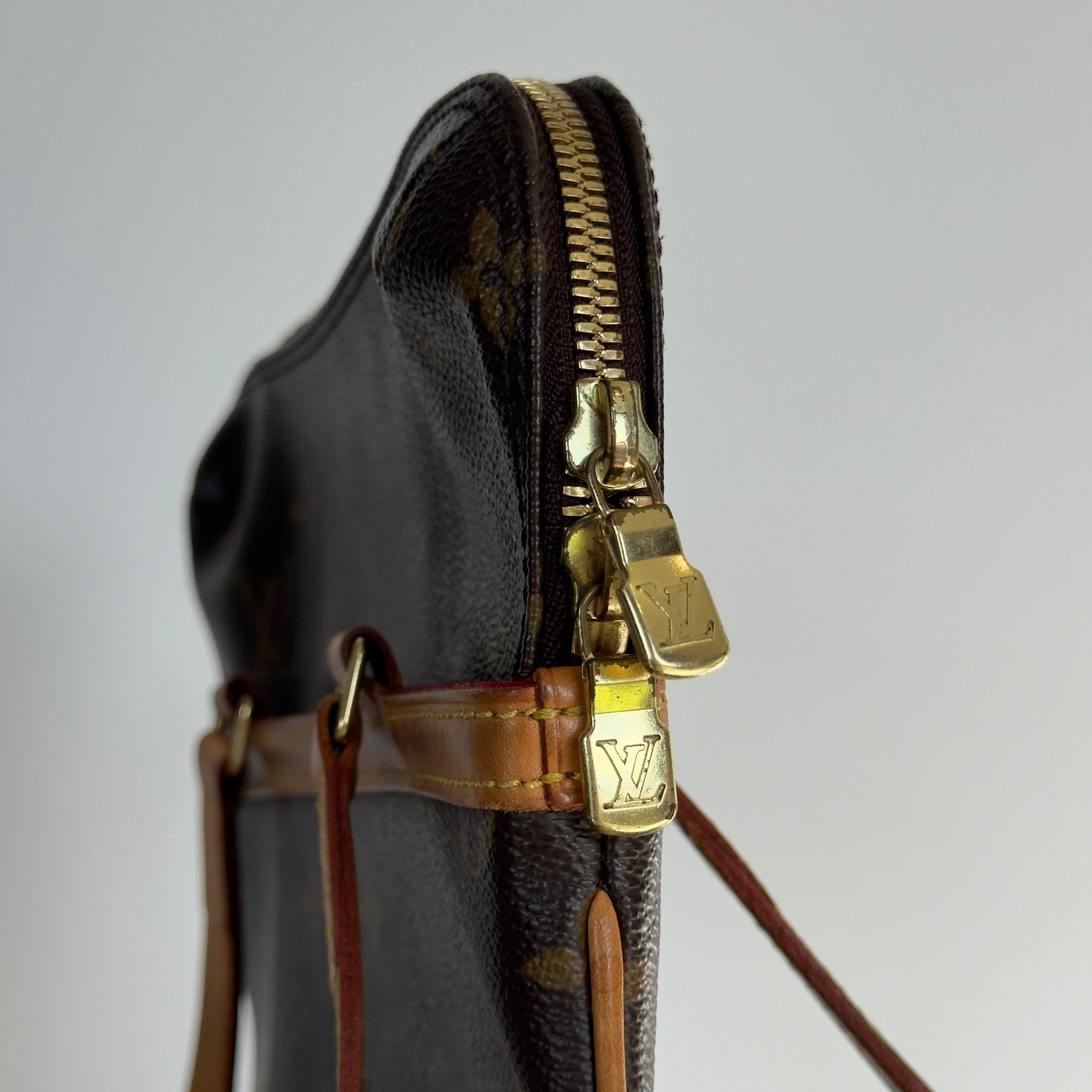 Louis Vuitton Monogram Sac Coussin GM Vintage - Queen May