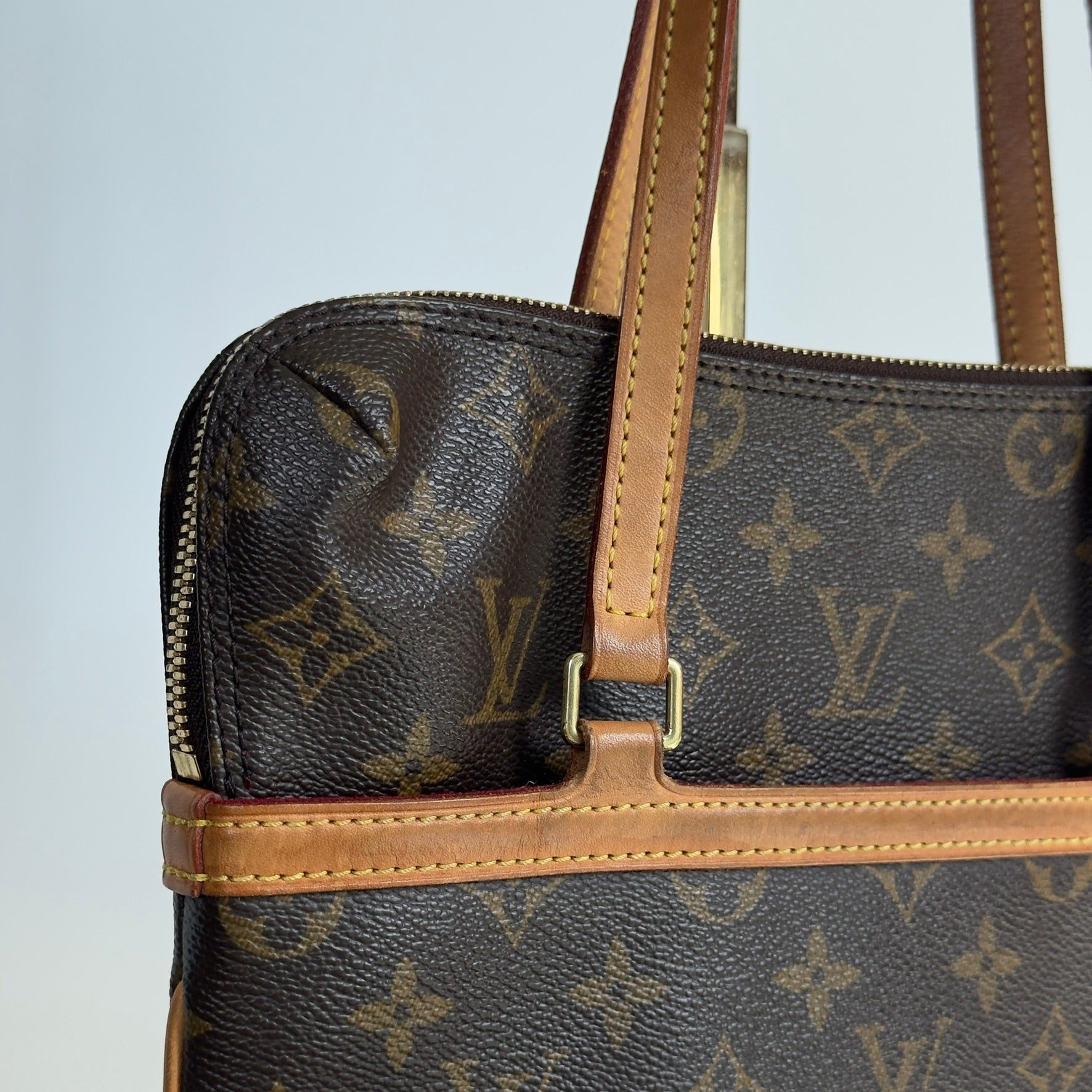 Louis Vuitton Monogram Sac Coussin GM Vintage - Queen May