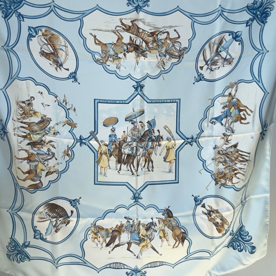 Hermes Carré 90cm Soie Bleu - Queen May