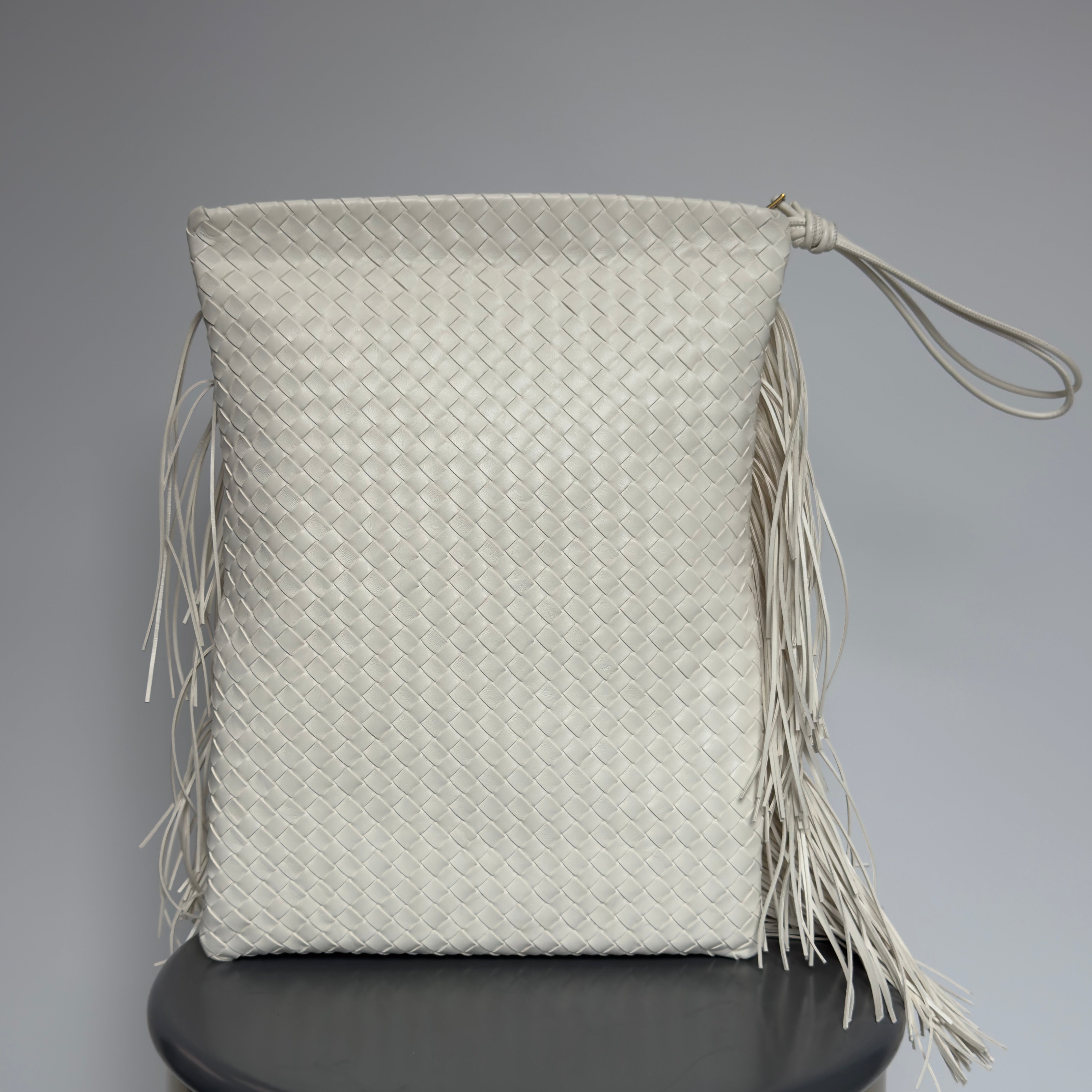 Bottega Veneta Intrecciato Fringe Leather Giornale Pouch In Alabaster