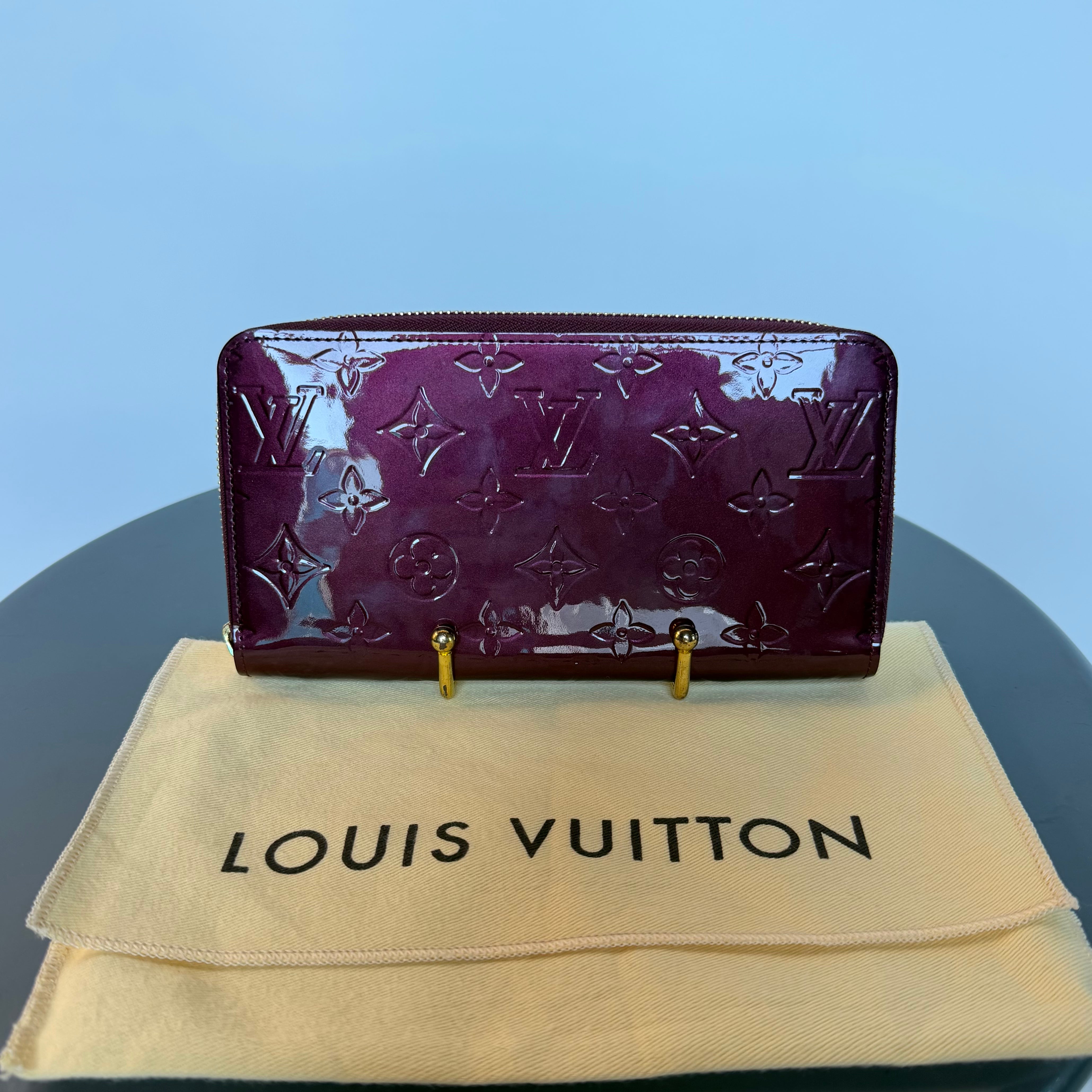 Louis Vuitton Vernis Zippy Wallet Maroon