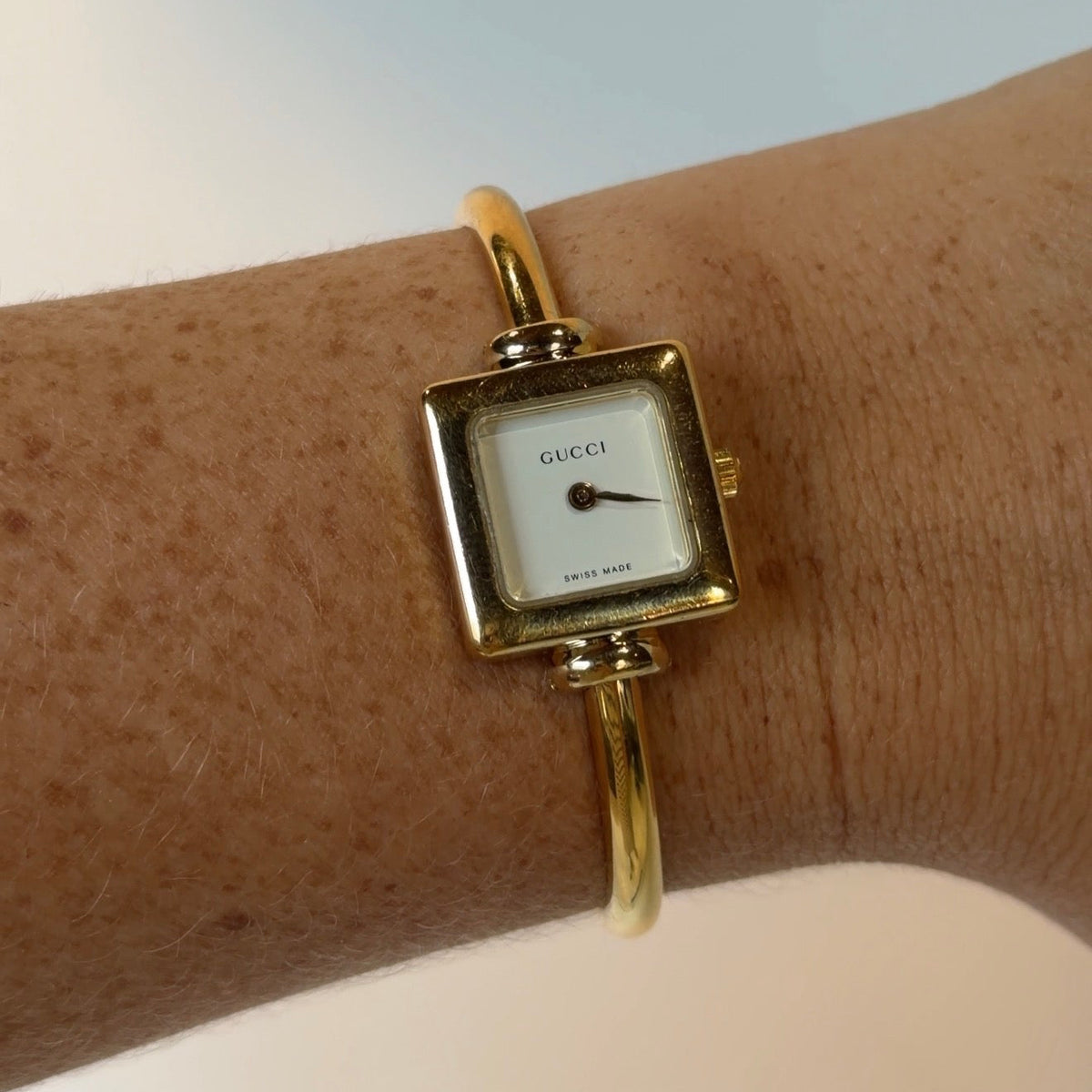 Gucci 1900L Gold Plated Watch - Queen May