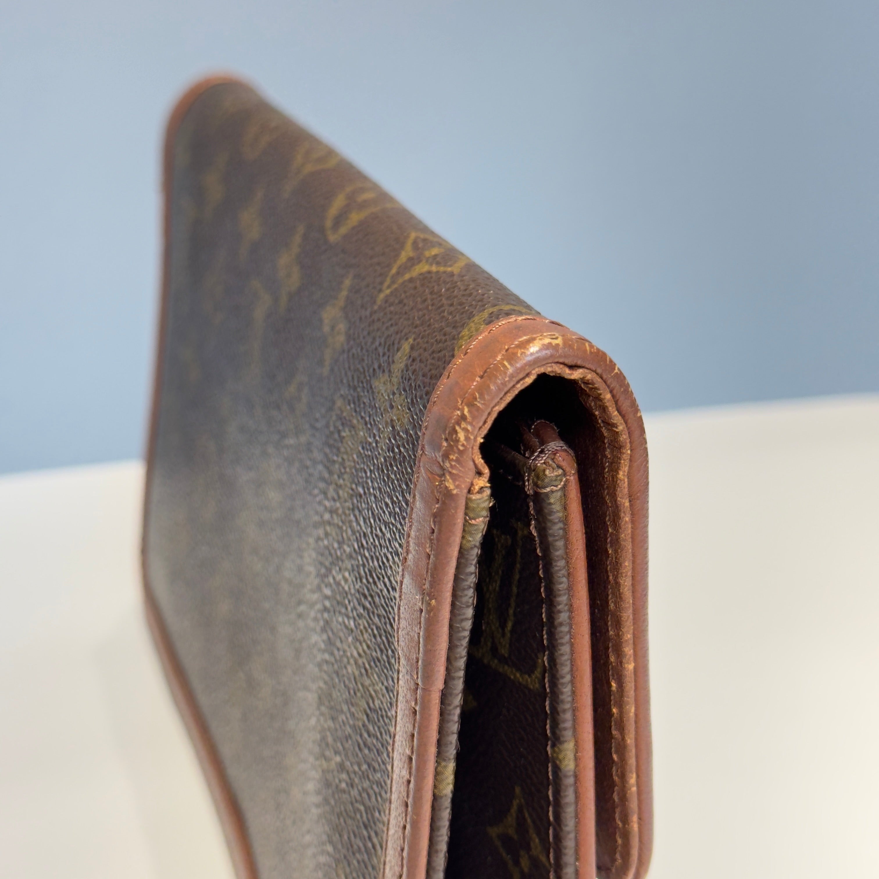 Vintage Louis Vuitton Monogram Dame Pochette - Queen May