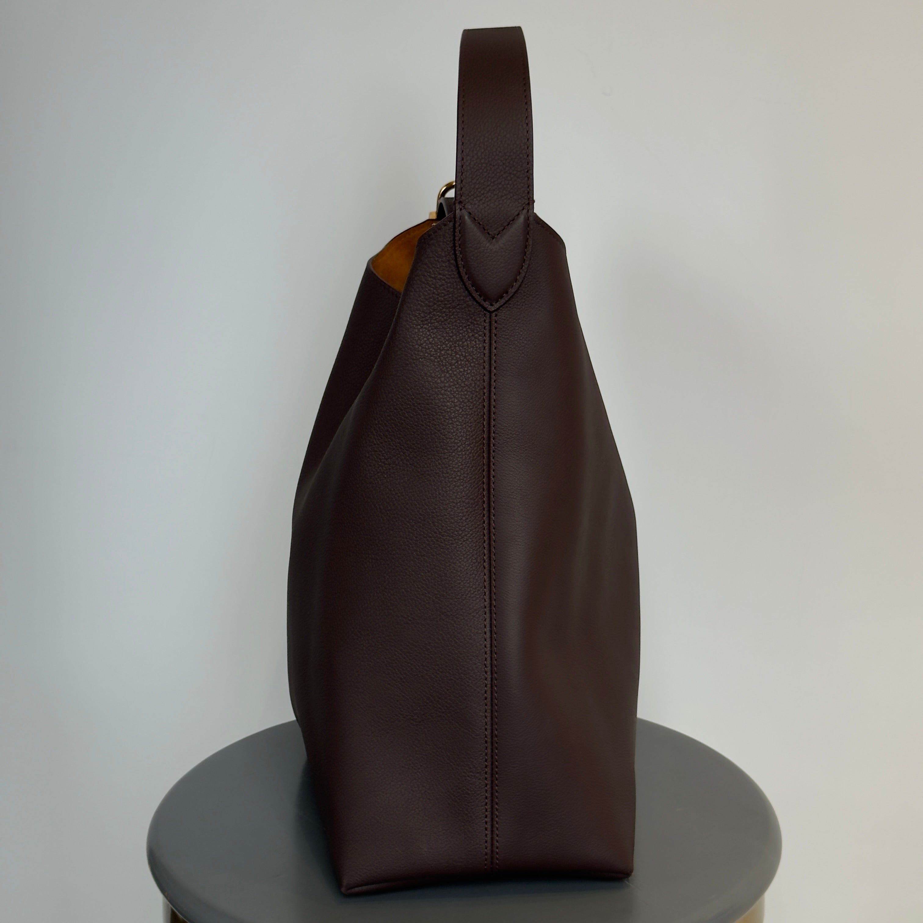 Louis Vuitton Hobo MM Wine - Queen May