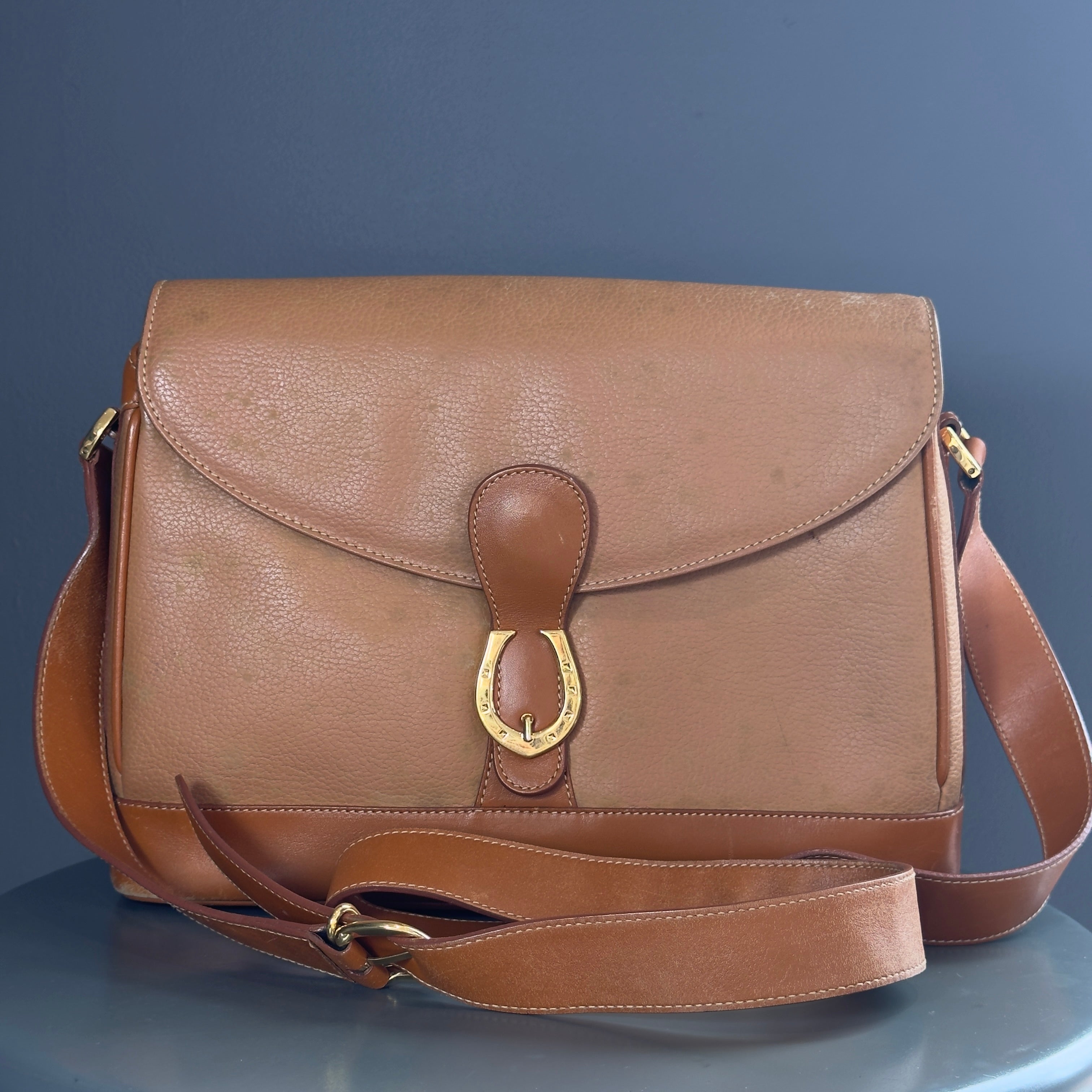 Rare Gucci Horseshoe Vintage Crossbody Bag - Queen May