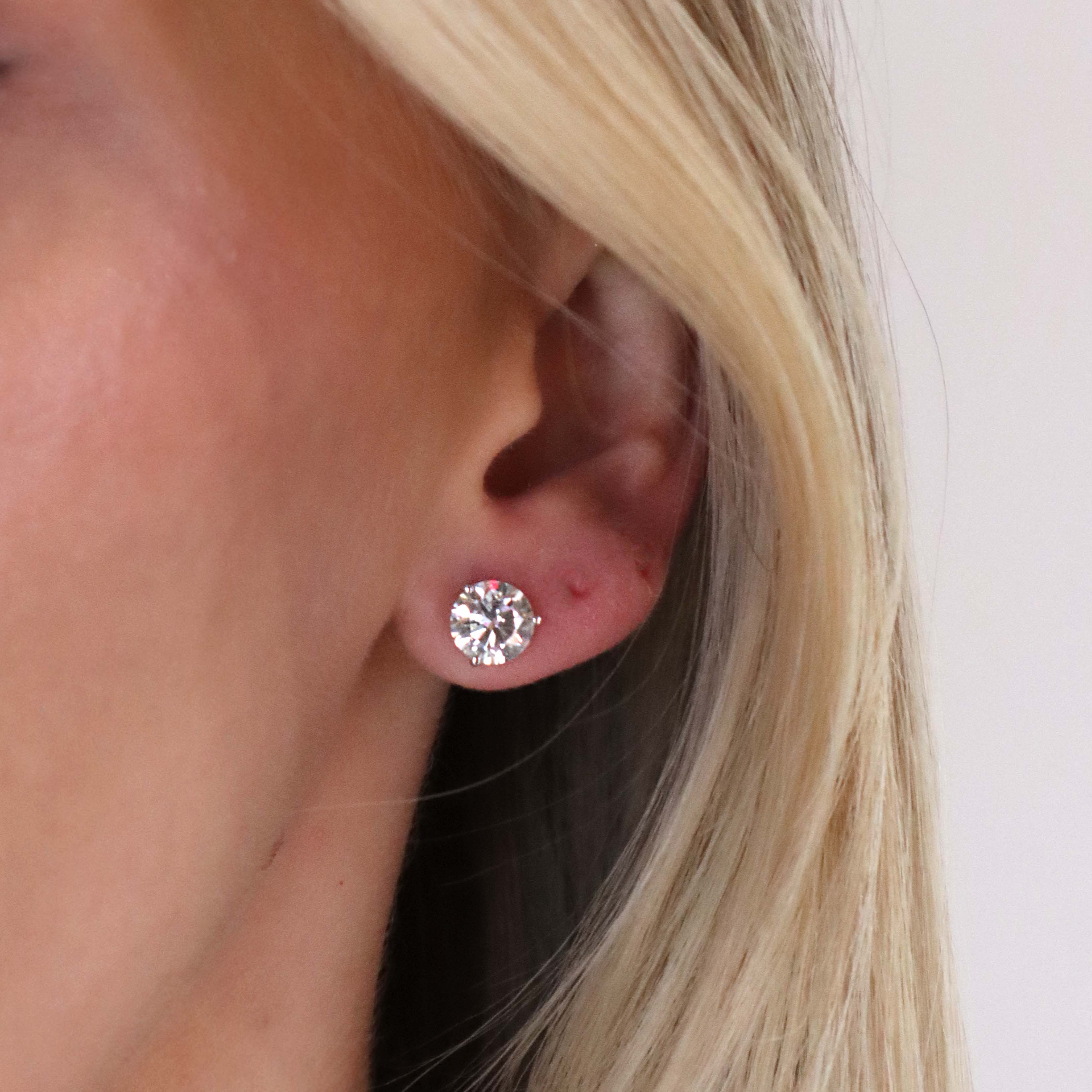 Lab Grown Diamond Round Stud Earrings