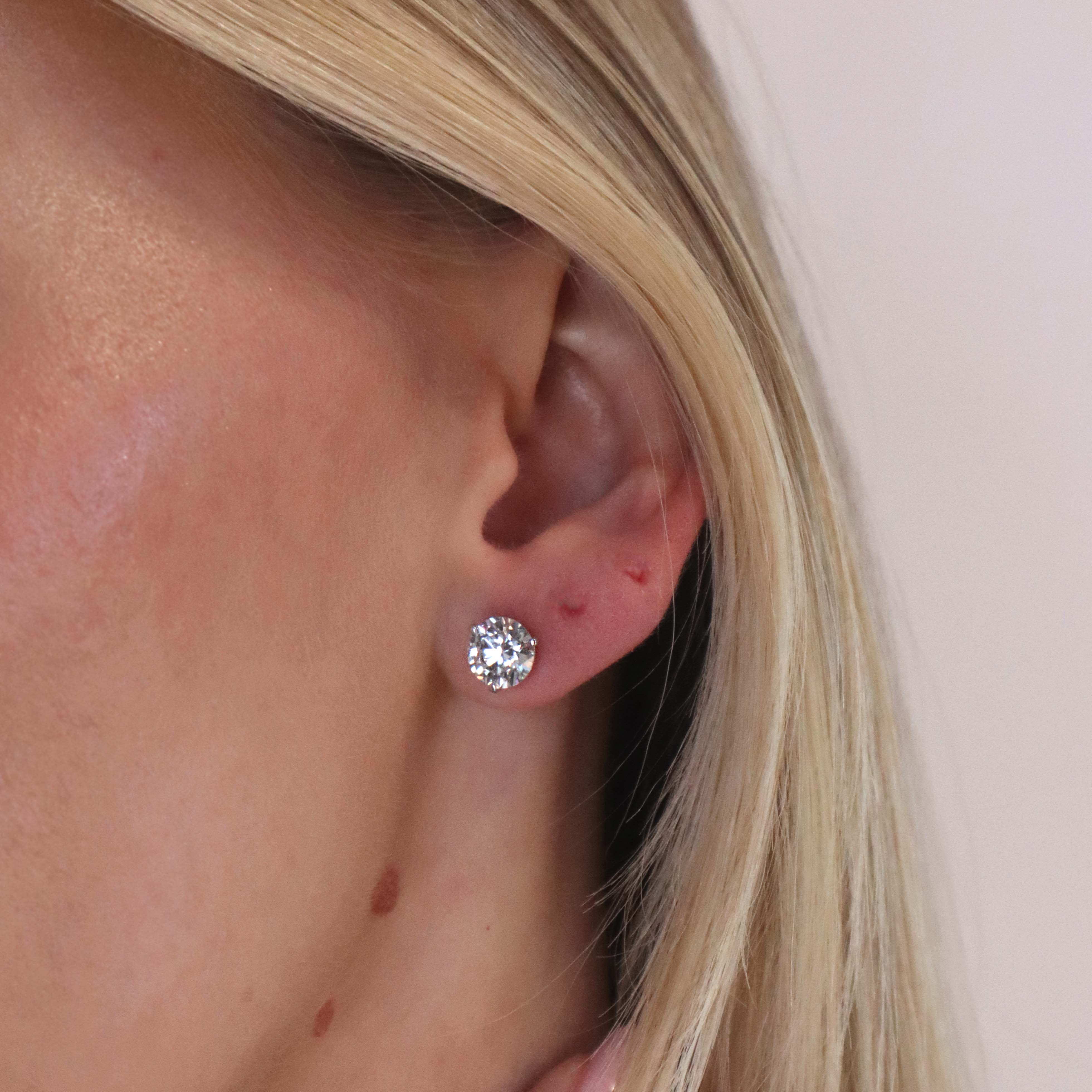 Lab Grown Diamond Round Stud Earrings