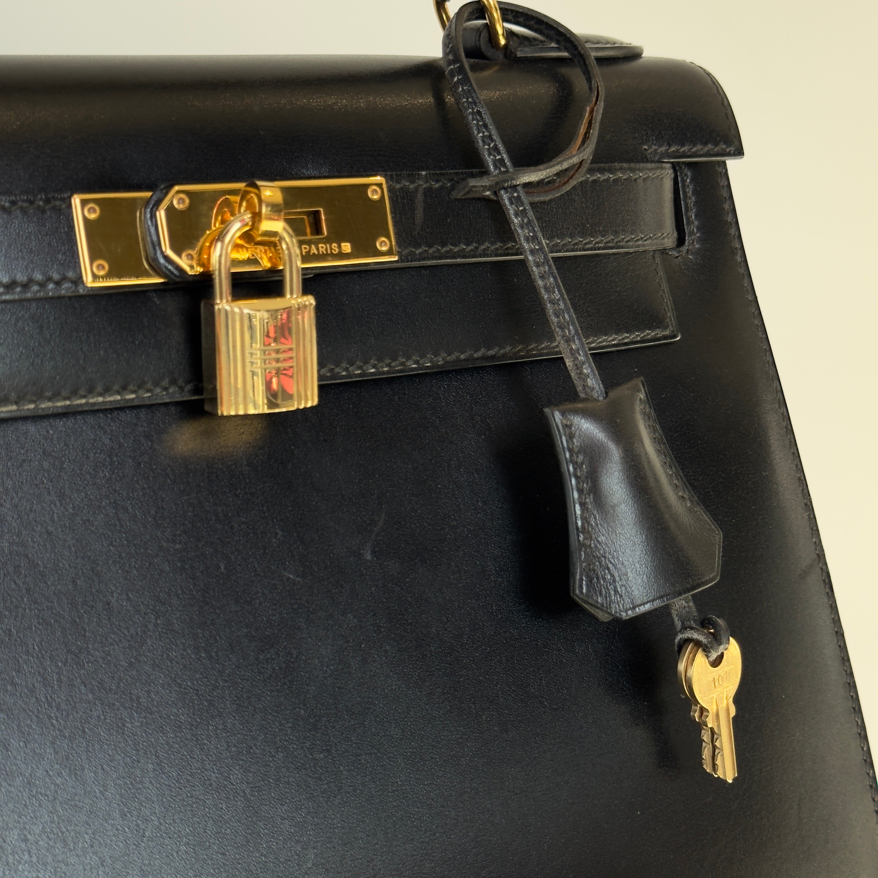 Hermes Black Box Kelly 28 Sellier Bag - Queen May