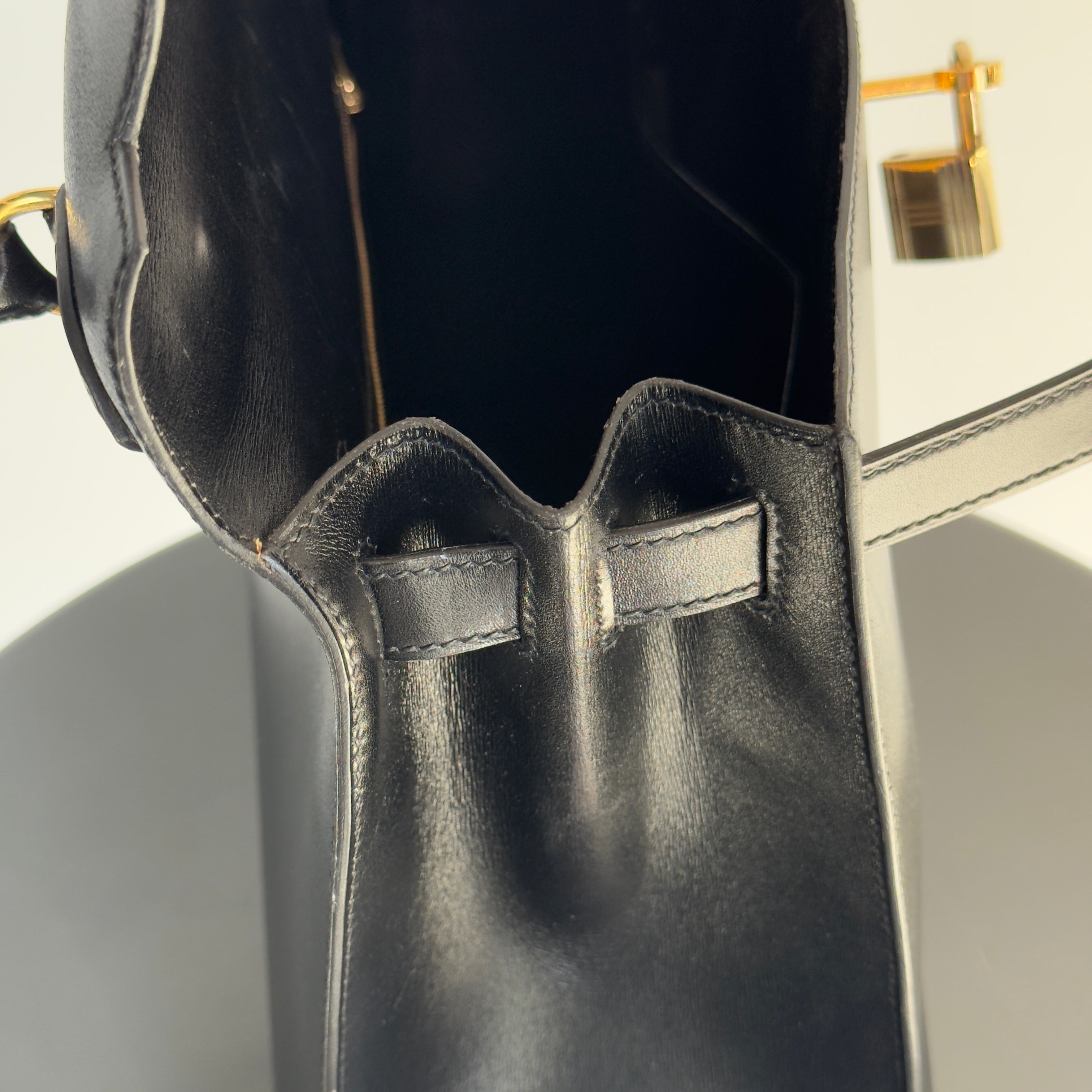 Hermes Black Box Kelly 28 Sellier Bag - Queen May