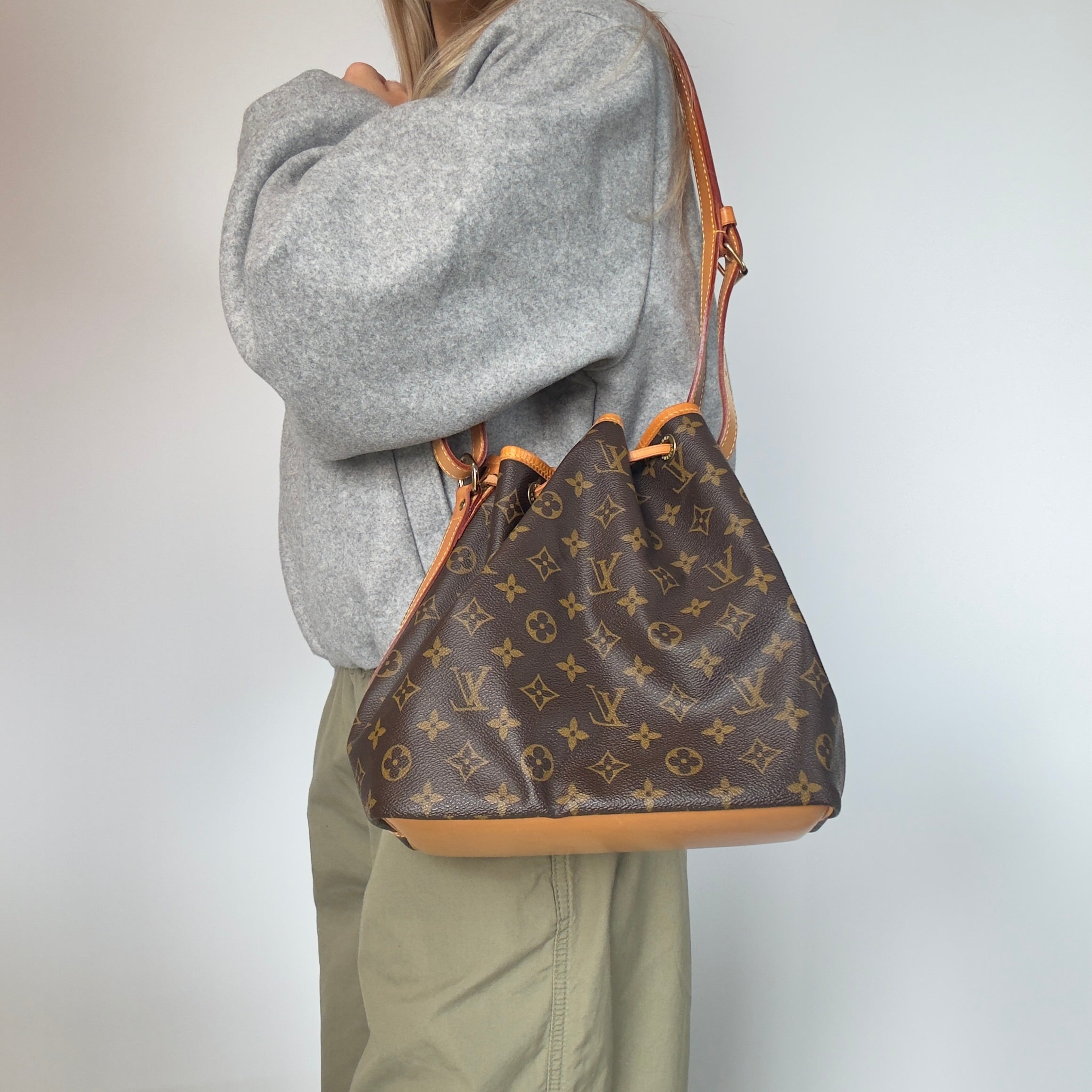 Louis Vuitton Monogram Noe Petit - Queen May