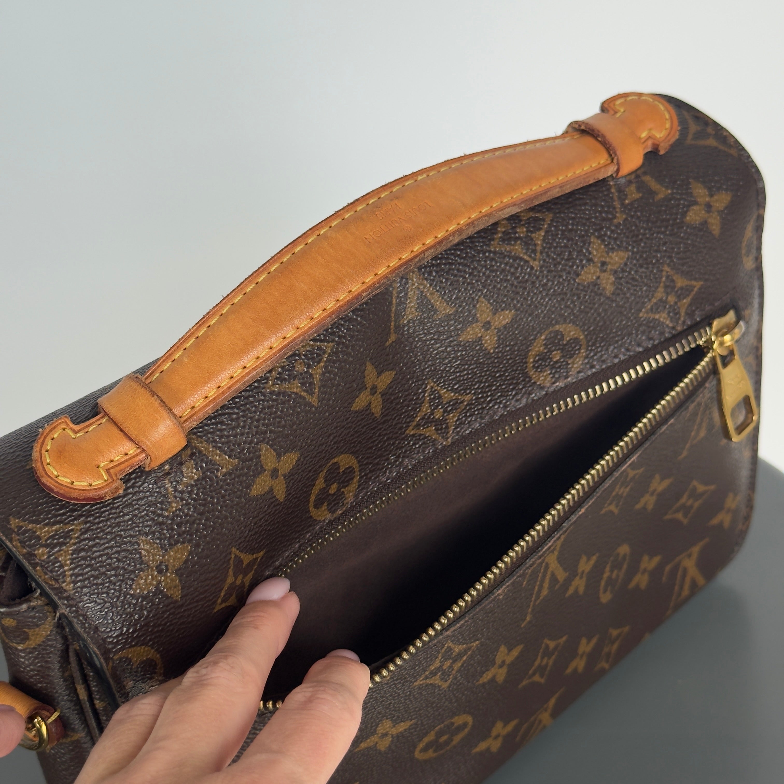 Louis Vuitton Metis Crossbody Bag - Queen May