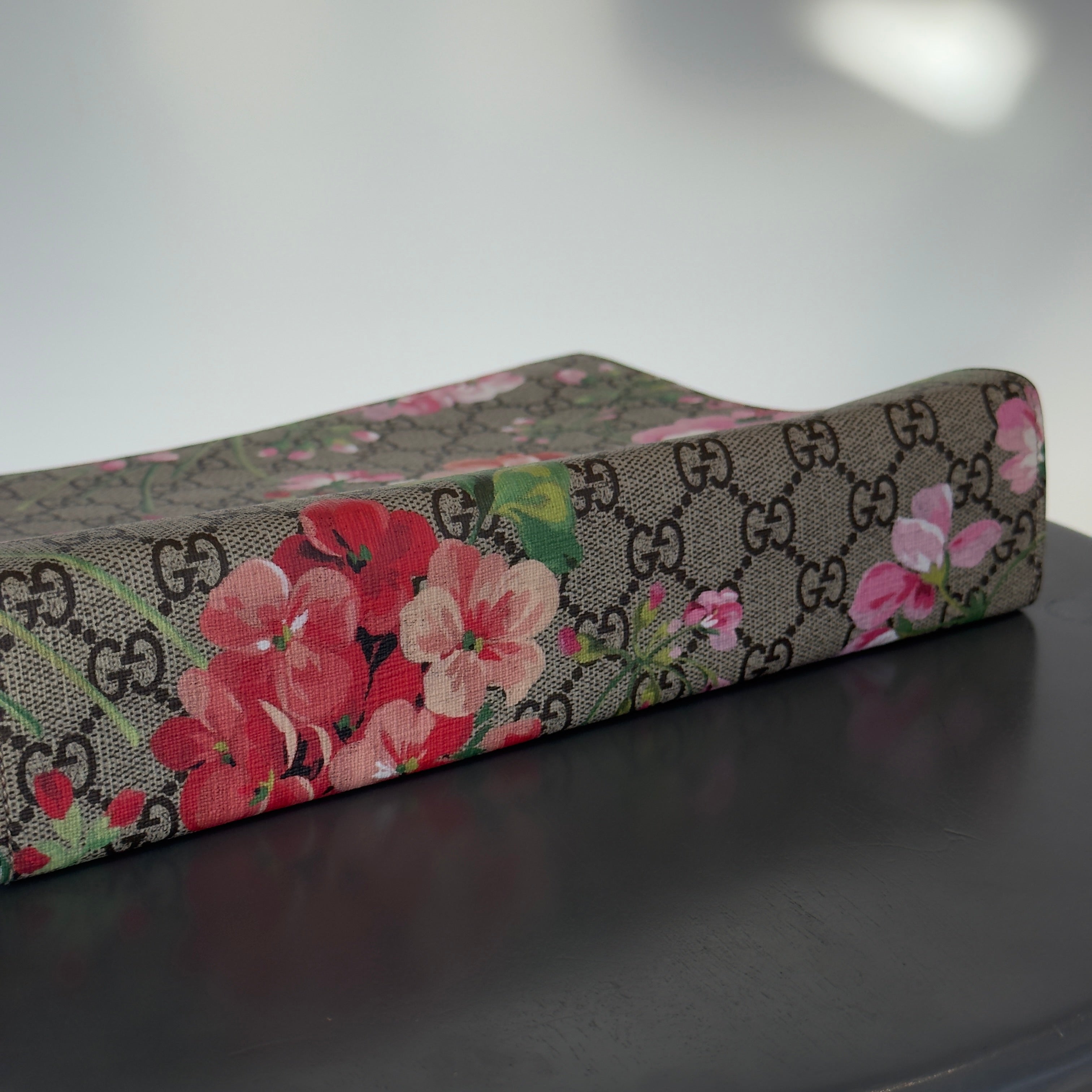 Gucci Bloom Case - Queen May