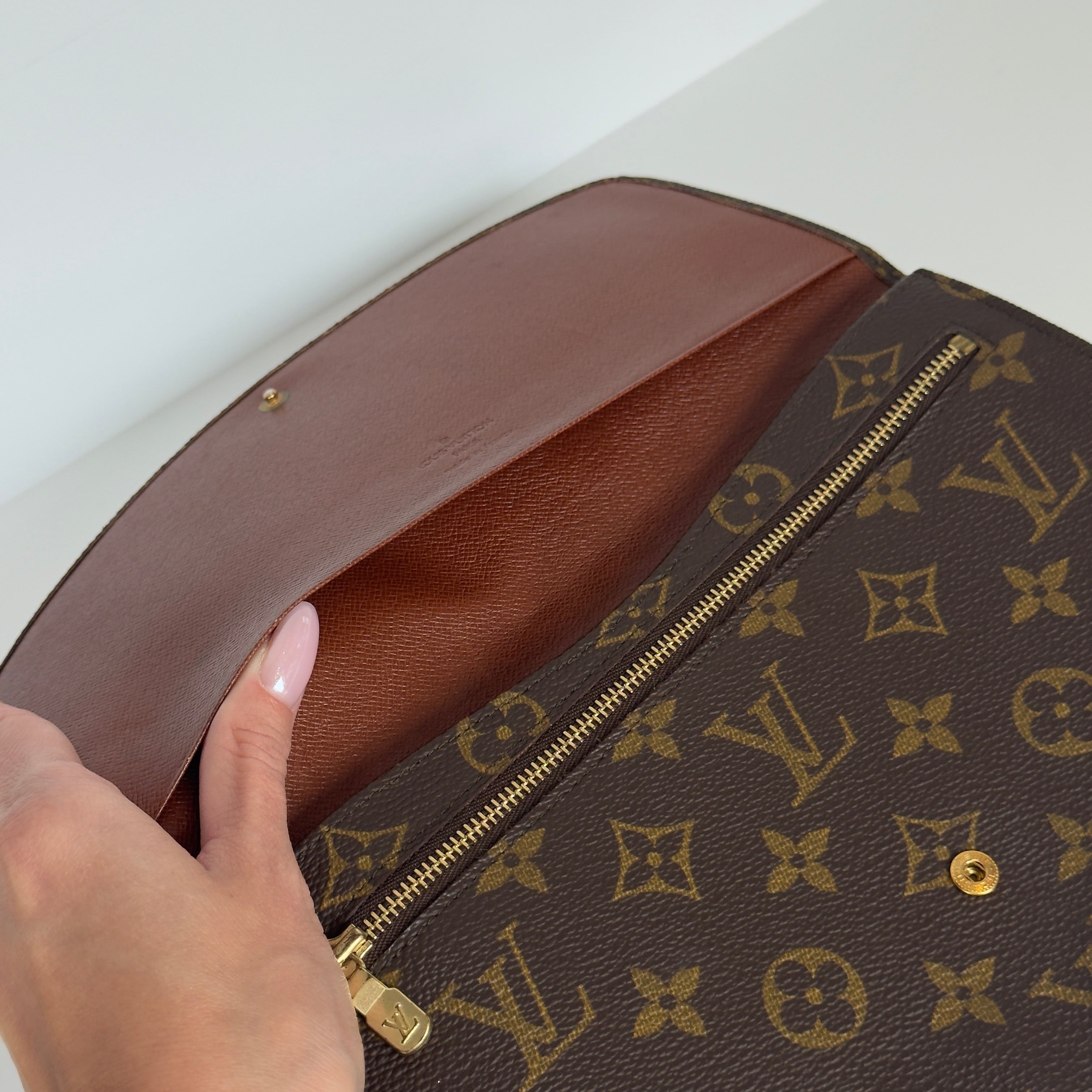 Louis Vuitton Rabat 23 - Queen May