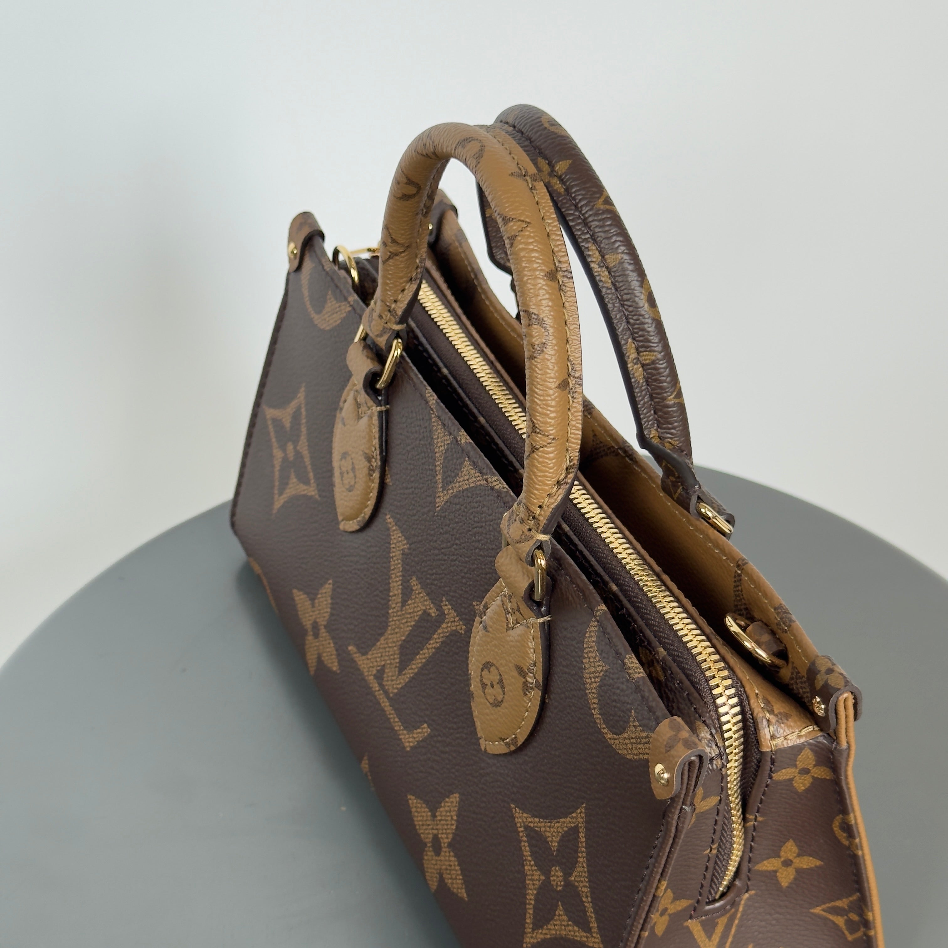 Louis Vuitton Monogram On The Go East To West - Queen May