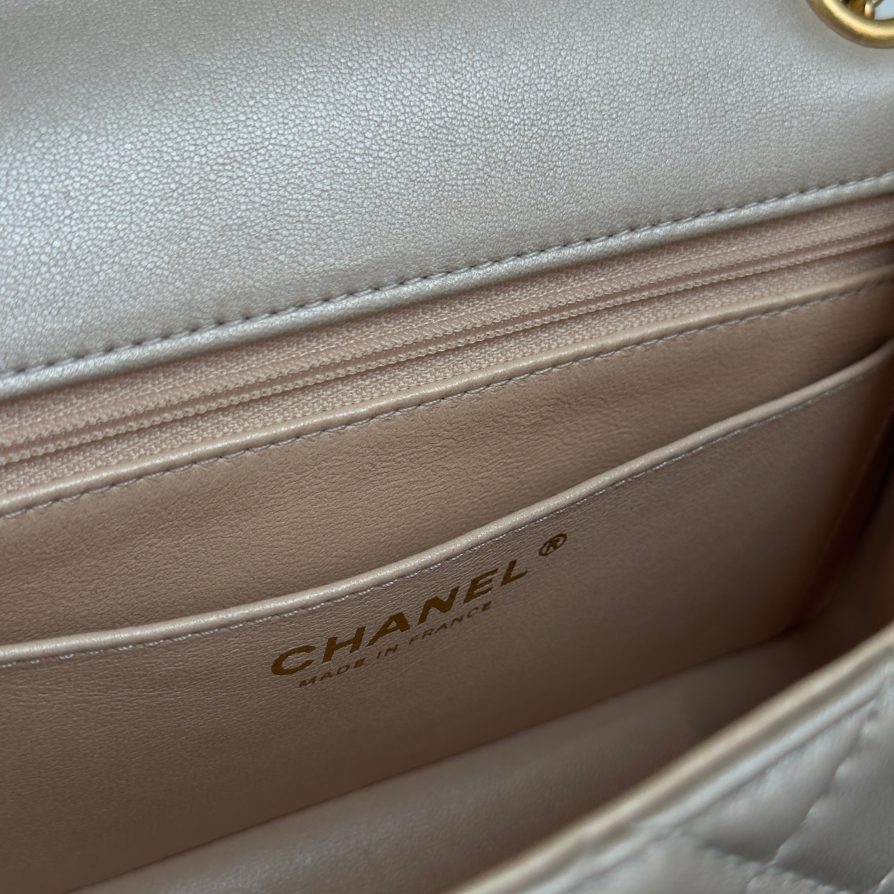 Chanel 2.55 Reissue Mini Handbag Metallic Light Gold - Queen May