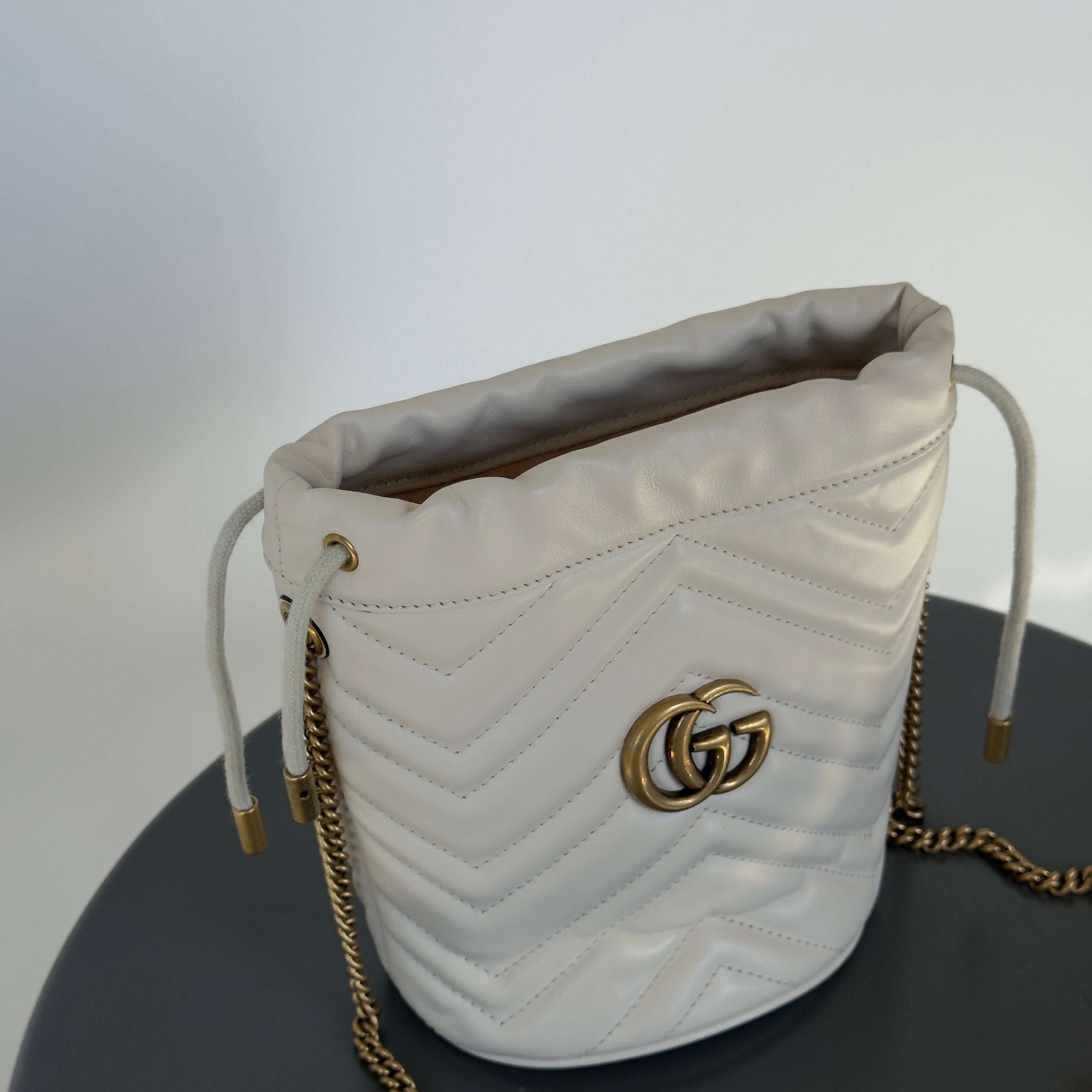 Gucci Mini Bucket Marmont - Queen May