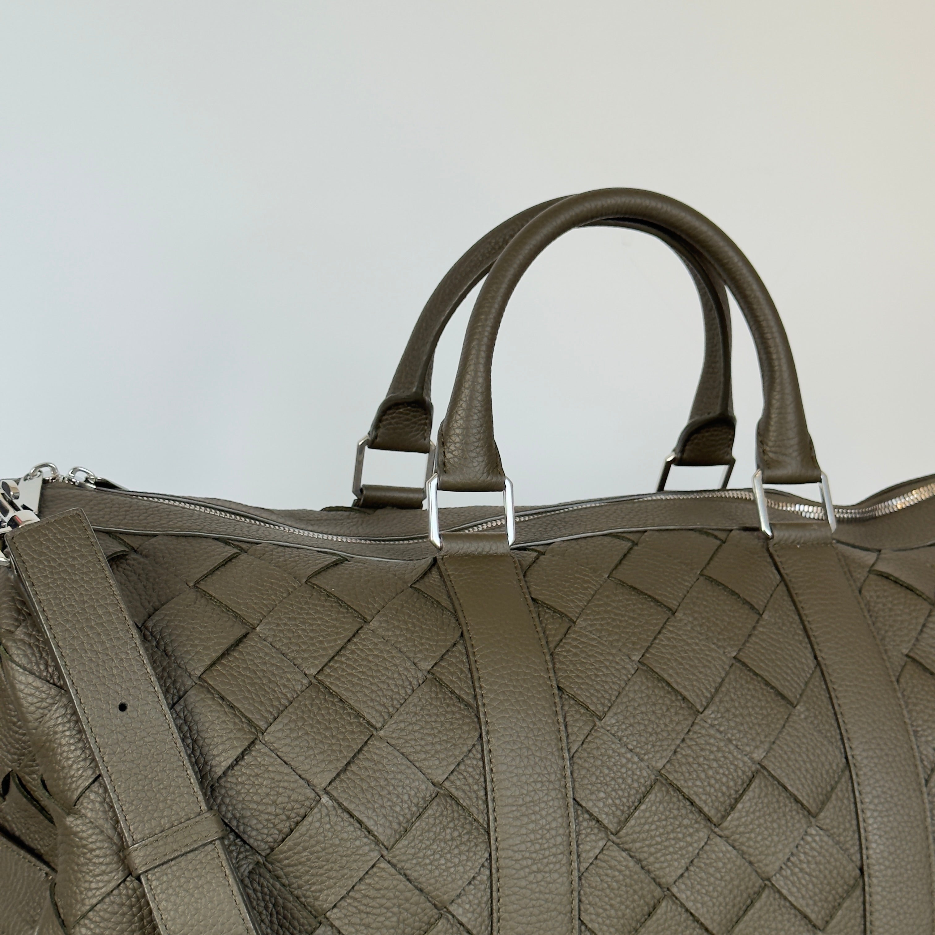 Bottega Veneta Mens Intrecciato Grained Leather Duffel Bag - Queen May