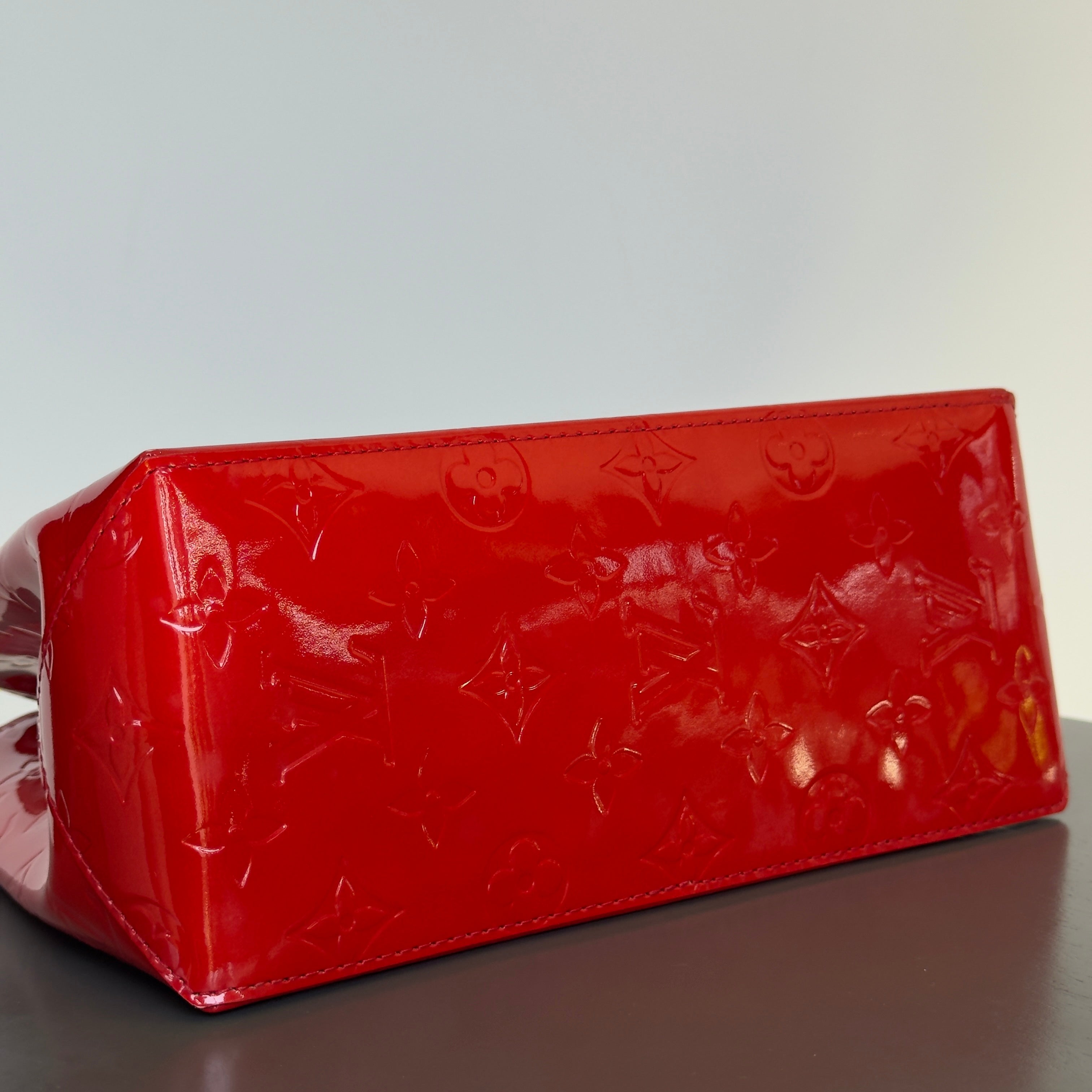 Louis Vuitton Monogram Vernis Reade Red - Queen May