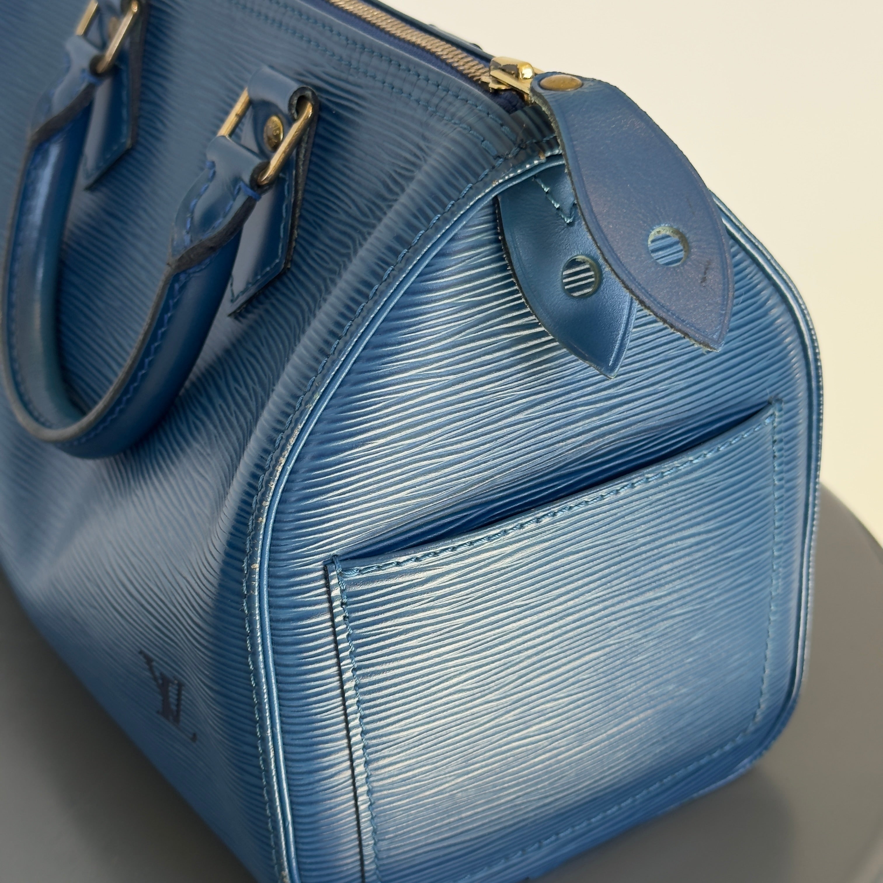 Louis Vuitton Epi Leather Speedy 25 Blue - Queen May