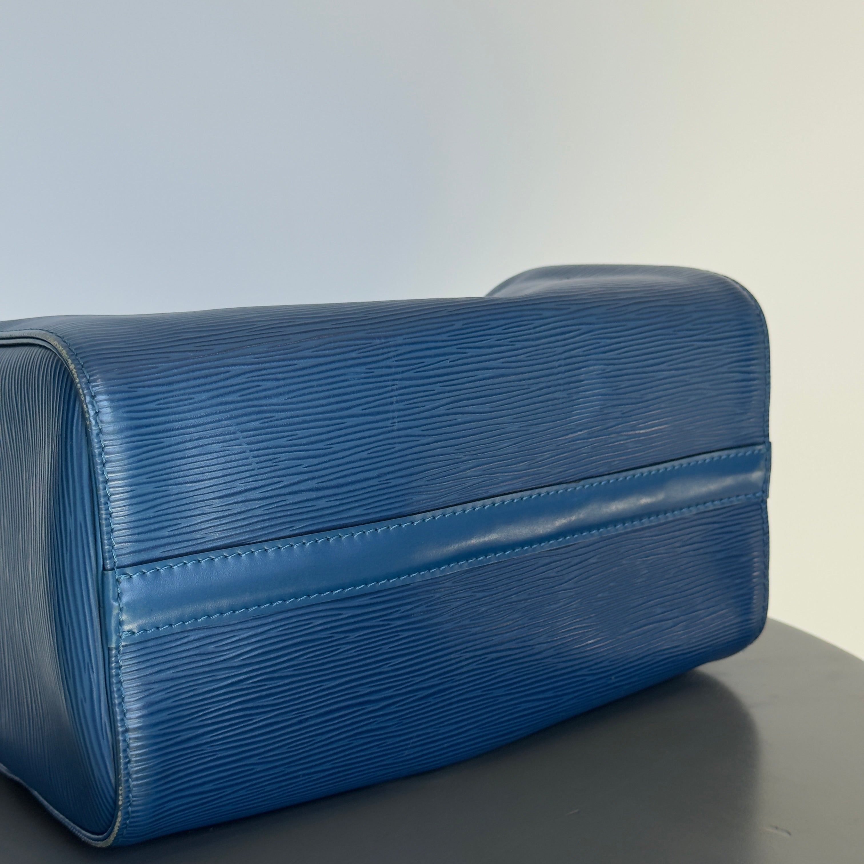 Louis Vuitton Epi Leather Speedy 25 Blue - Queen May