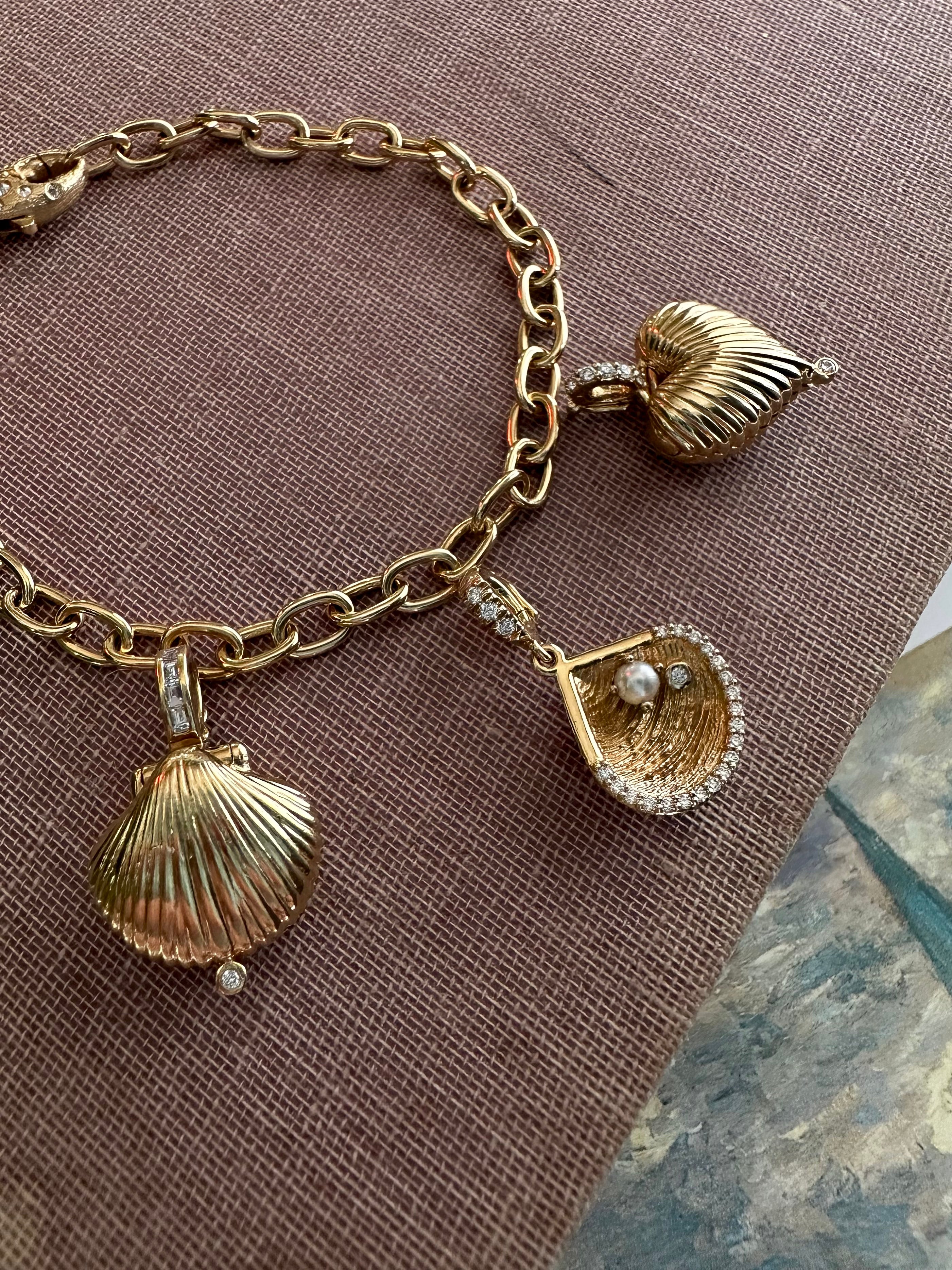 Renna Petite Venus Locket