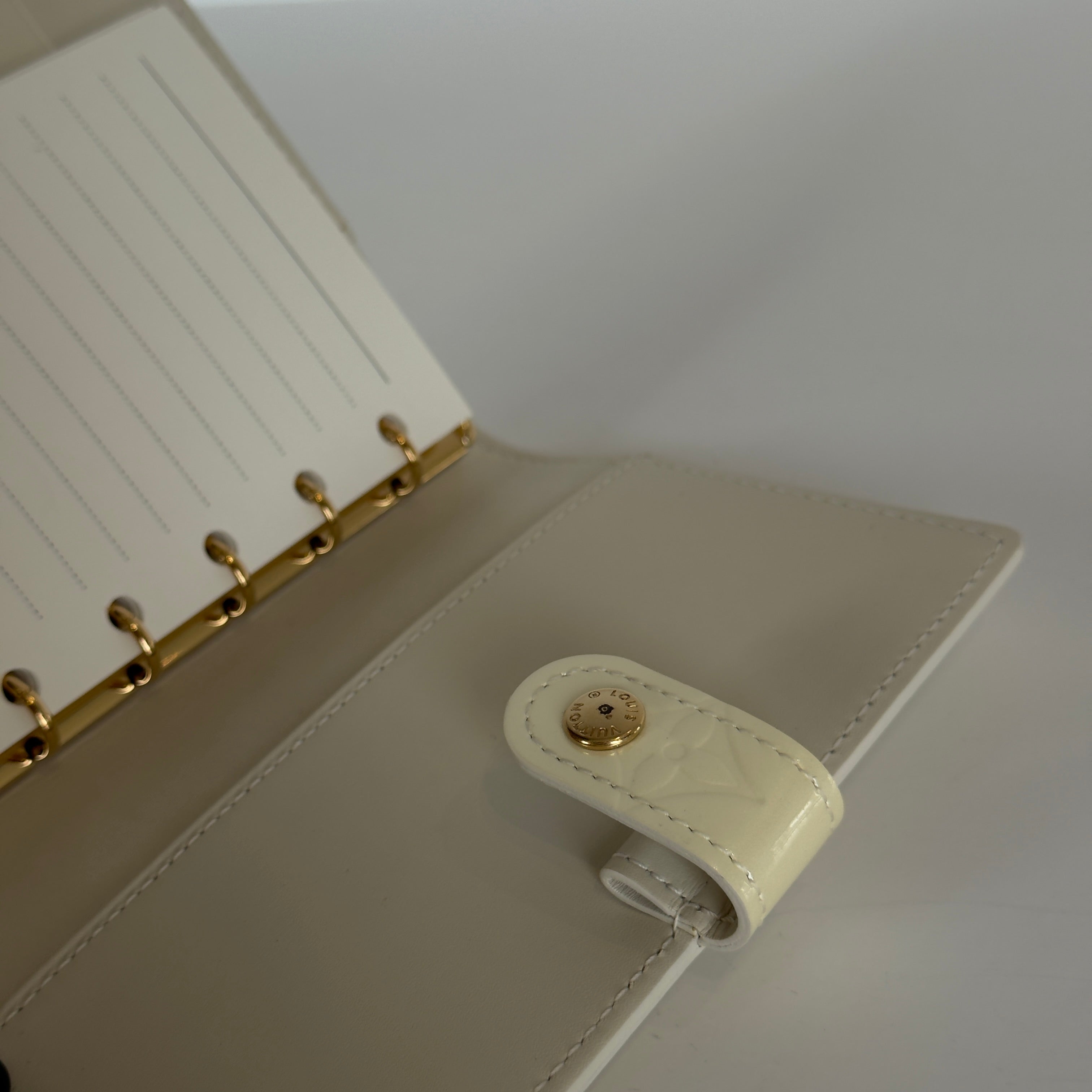 Louis Vuitton Vernis Agenda Pearl - Queen May