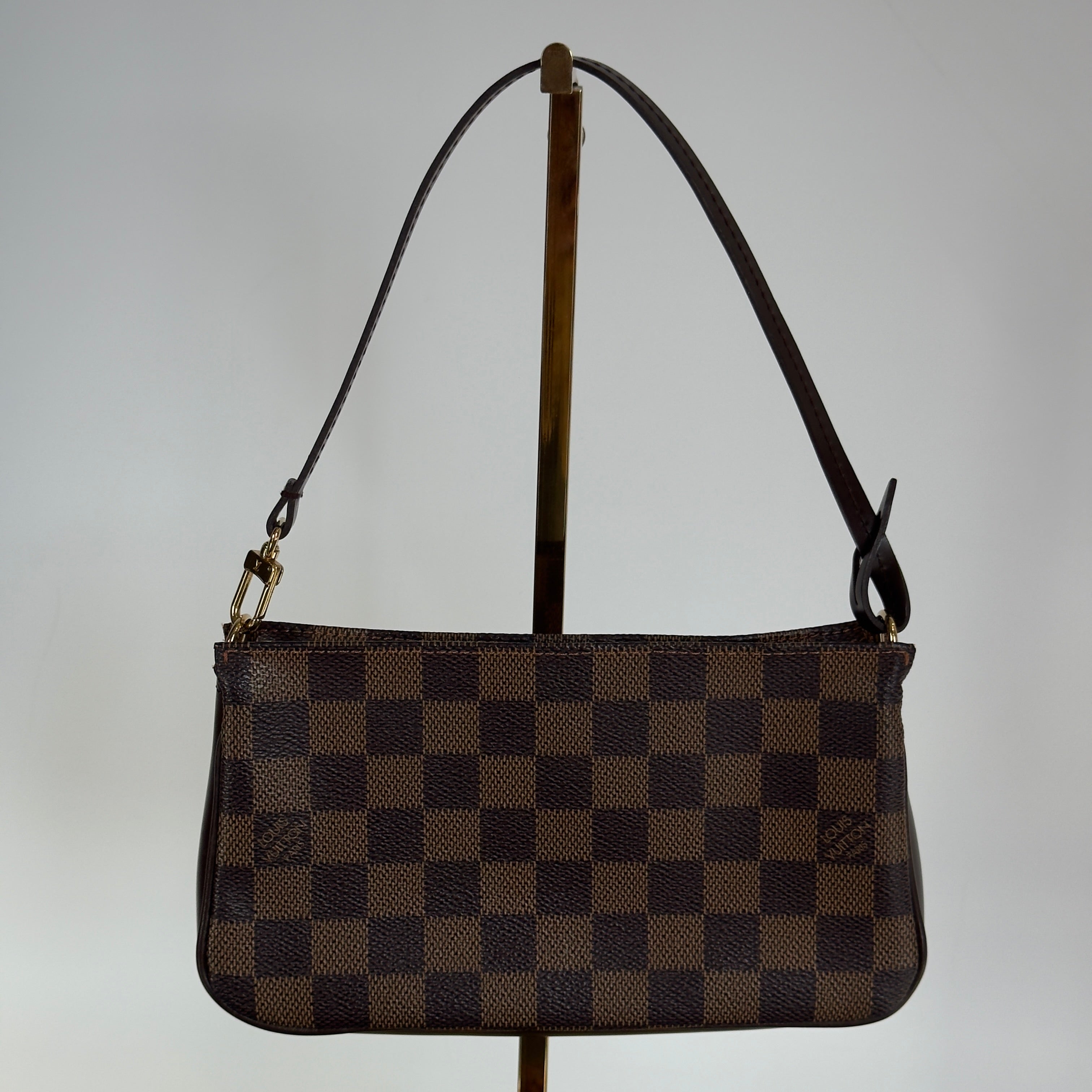 Louis Vuitton Monogram Navona - Queen May