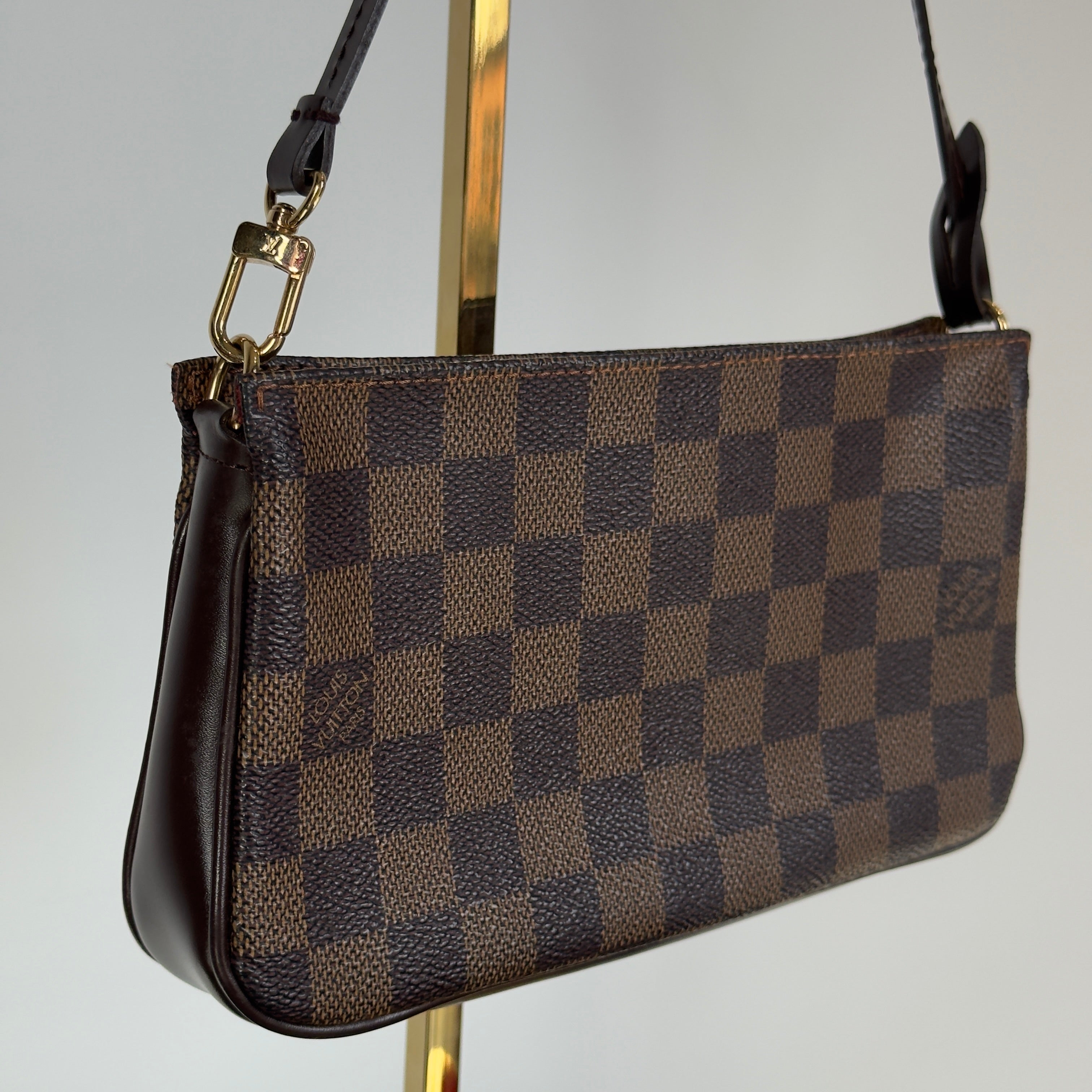 Louis Vuitton Monogram Navona - Queen May