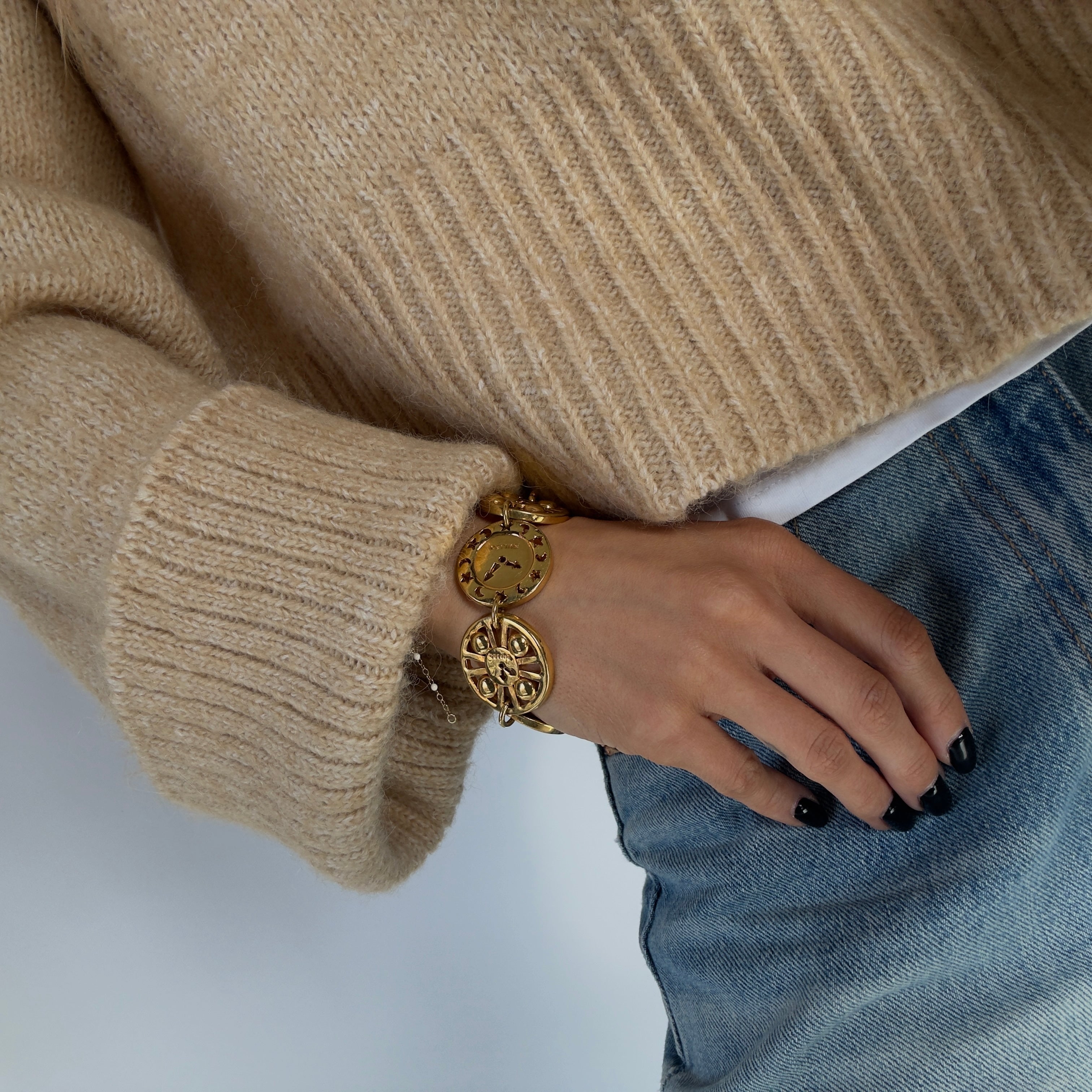 Celine Bracelet Circle Charms - Queen May